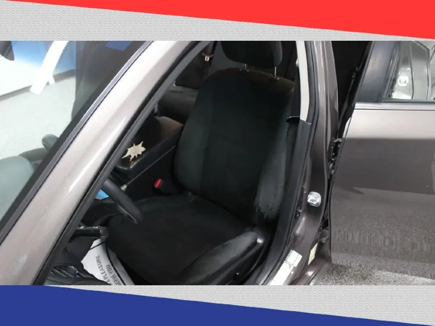 2015 Nissan Altima 2.5 S (1N4AL3AP4FN) with an 2.5L L4 DOHC 16V engine, Continuously Variable Transmission transmission, located at 5170 N La Cholla Blvd, Tucson, AZ, 85705, (520) 989-0282, 32.228245, -111.011742 - 2015 Nissan Altima - Photo#11