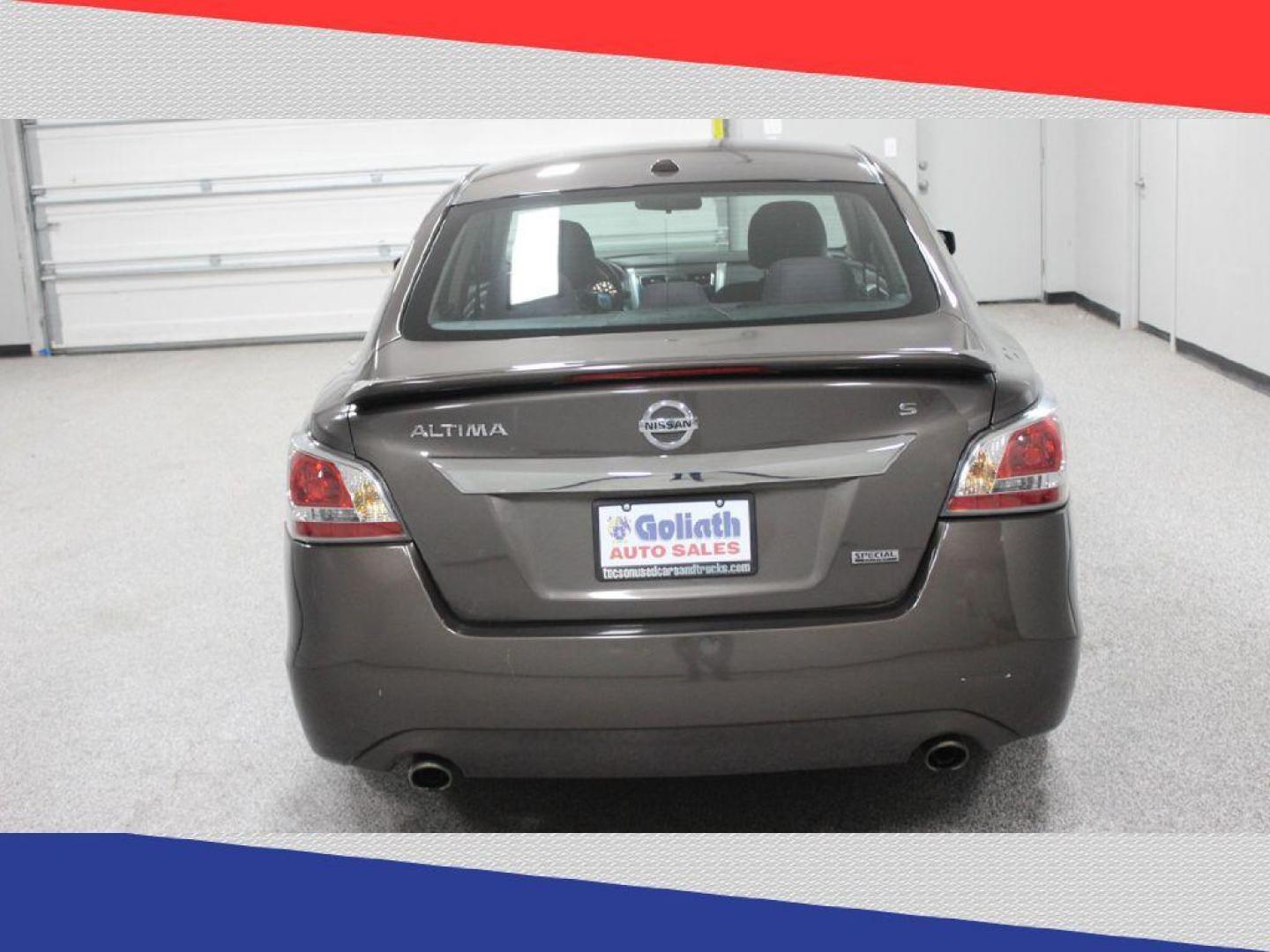 2015 Nissan Altima 2.5 S (1N4AL3AP4FN) with an 2.5L L4 DOHC 16V engine, Continuously Variable Transmission transmission, located at 5170 N La Cholla Blvd, Tucson, AZ, 85705, (520) 989-0282, 32.228245, -111.011742 - 2015 Nissan Altima - Photo#2