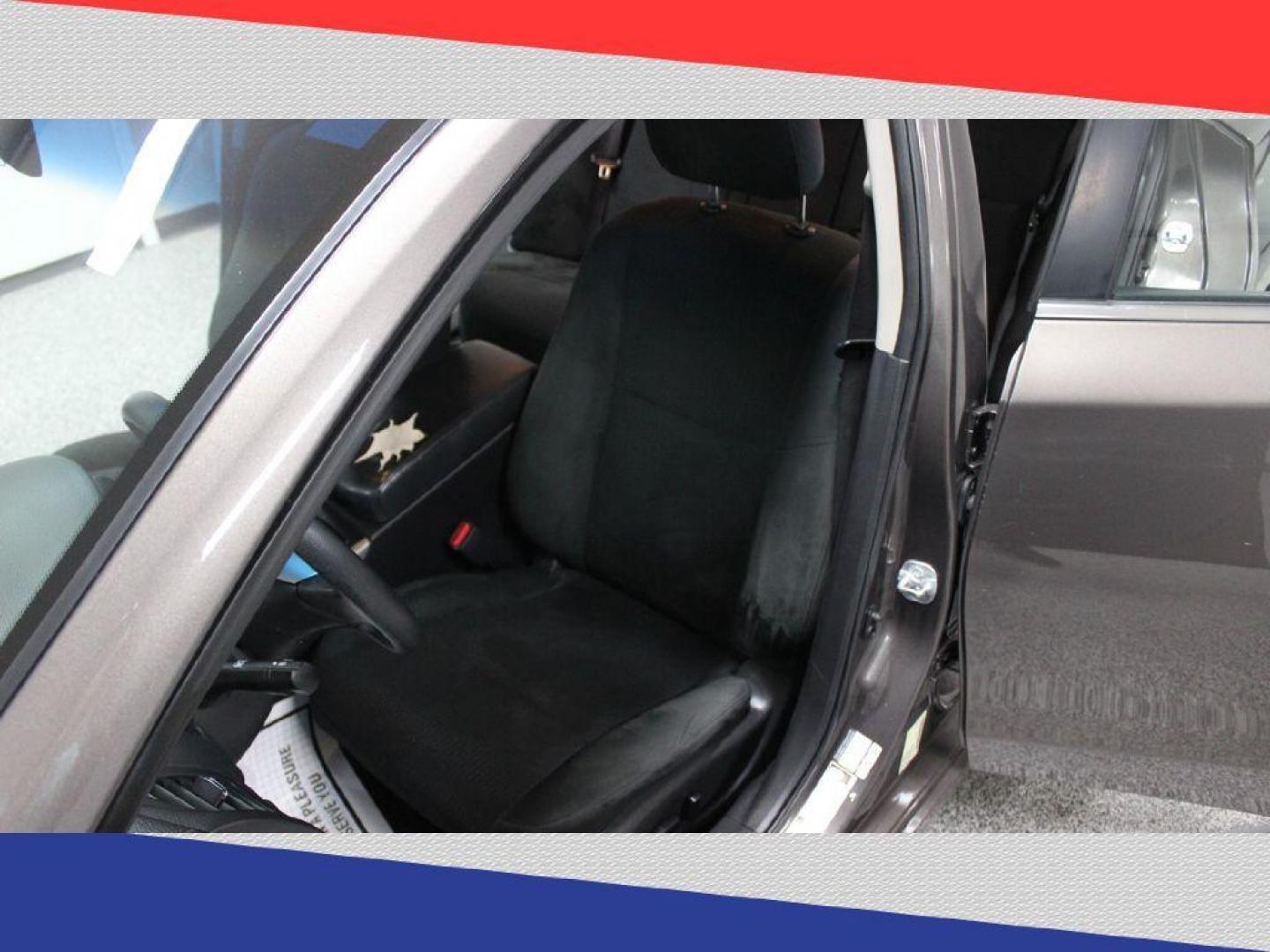 2015 Nissan Altima 2.5 S (1N4AL3AP4FN) with an 2.5L L4 DOHC 16V engine, Continuously Variable Transmission transmission, located at 5170 N La Cholla Blvd, Tucson, AZ, 85705, (520) 989-0282, 32.228245, -111.011742 - 2015 Nissan Altima - Photo#11