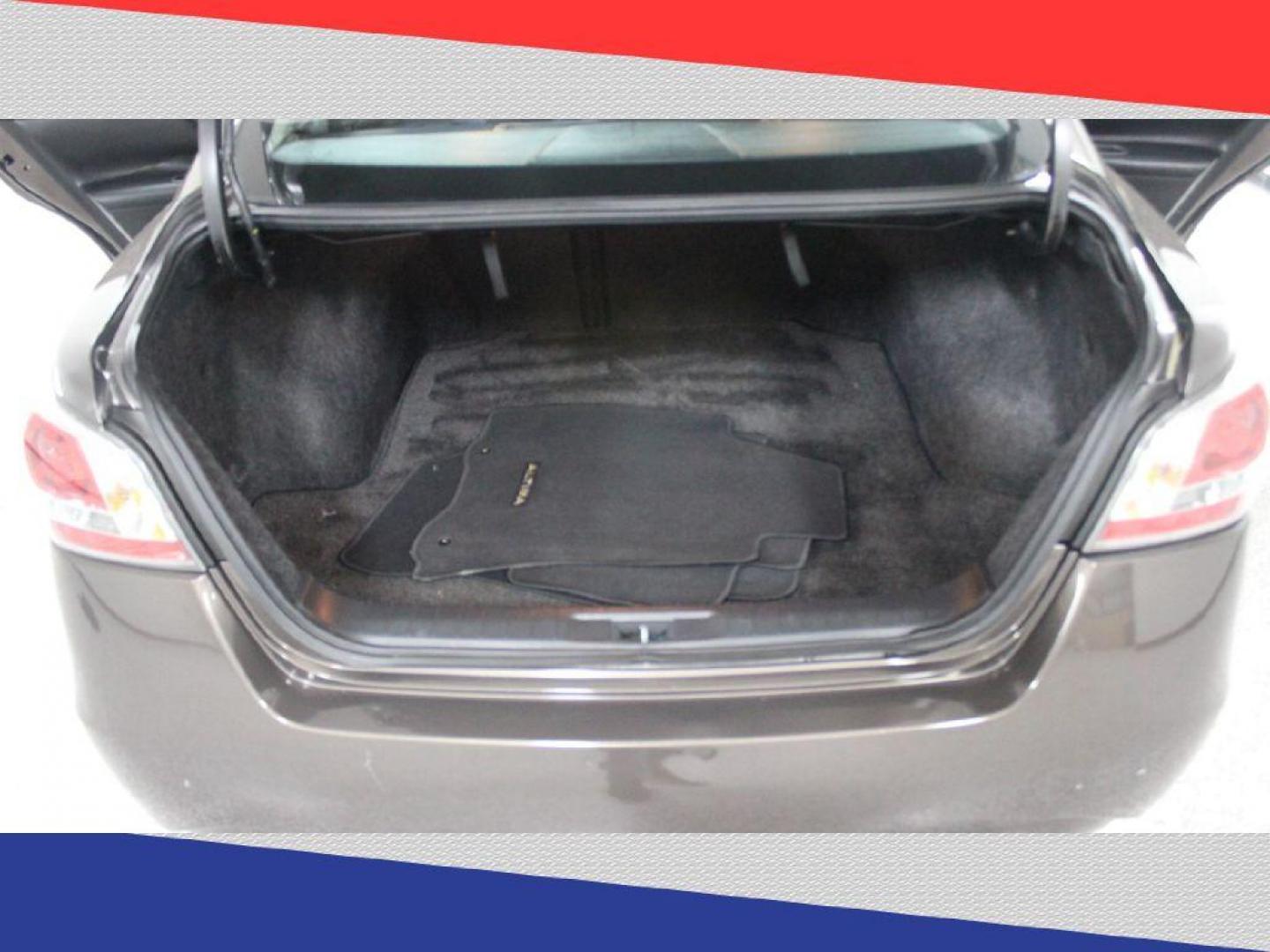 2015 Nissan Altima 2.5 S (1N4AL3AP4FN) with an 2.5L L4 DOHC 16V engine, Continuously Variable Transmission transmission, located at 5170 N La Cholla Blvd, Tucson, AZ, 85705, (520) 989-0282, 32.228245, -111.011742 - 2015 Nissan Altima - Photo#25