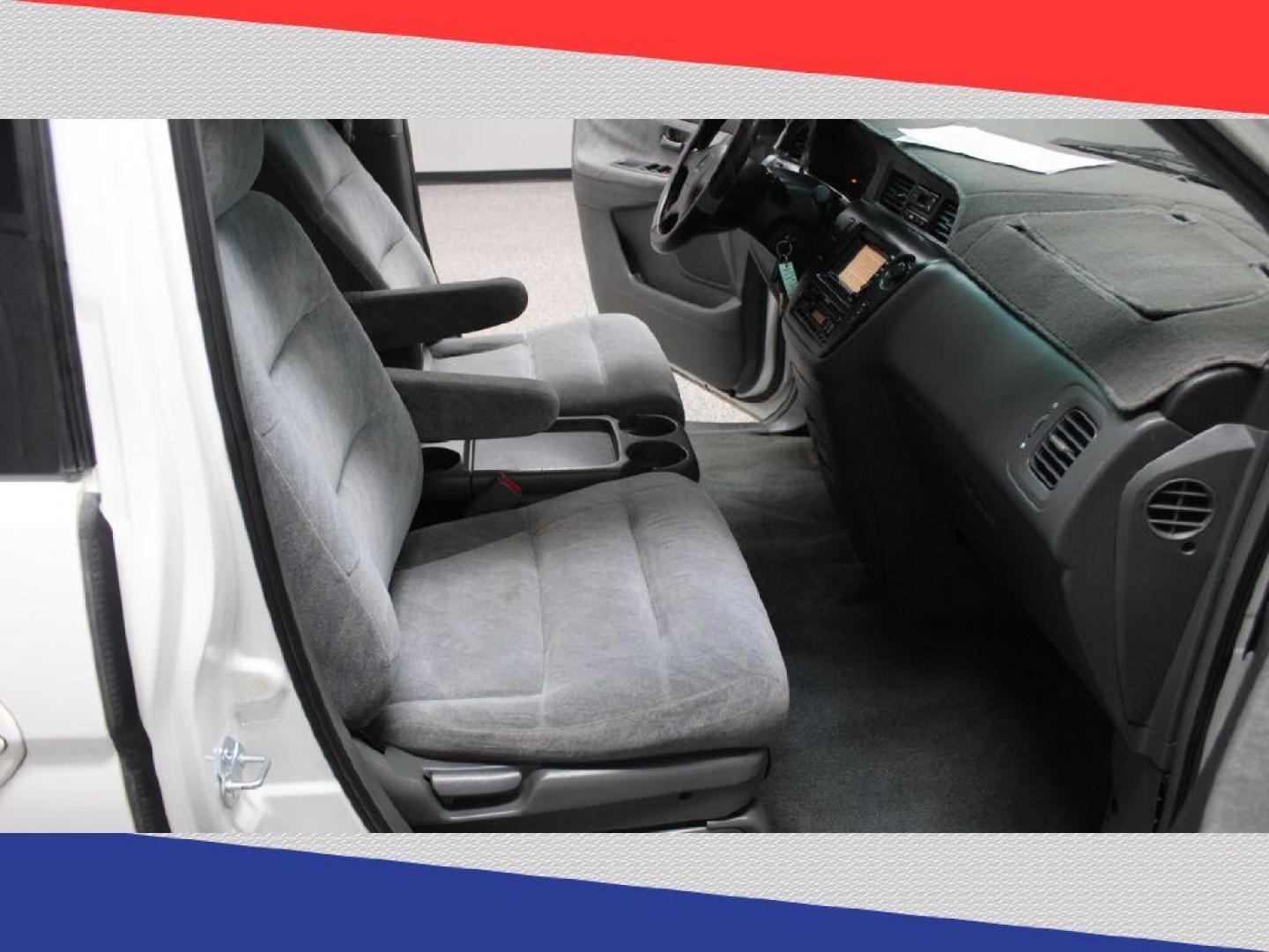 2000 Honda Odyssey EX (2HKRL1871YH) with an 3.5L V6 SOHC 24V engine, 4-Speed Automatic Overdrive transmission, located at 5170 N La Cholla Blvd, Tucson, AZ, 85705, (520) 989-0282, 32.228245, -111.011742 - 2000 Honda Odyssey - Photo#23