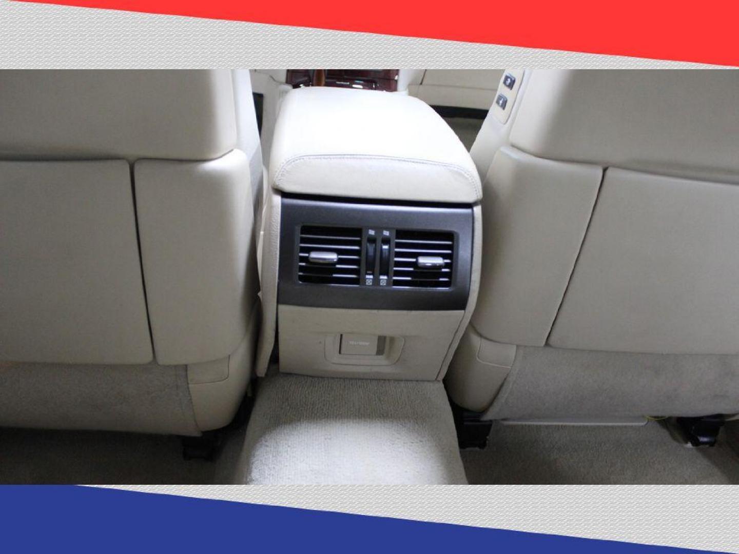 2010 Lexus LS 460 Luxury Sedan (JTHBL5EF9A5) with an 4.6L V8 DOHC 32V engine, 8-Speed Automatic transmission, located at 5170 N La Cholla Blvd, Tucson, AZ, 85705, (520) 989-0282, 32.228245, -111.011742 - 2010 Lexus LS 460 - Photo#28