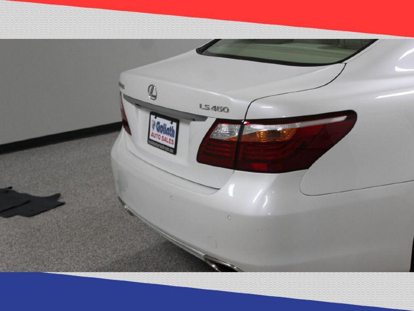 2010 Lexus LS 460 Luxury Sedan (JTHBL5EF9A5) with an 4.6L V8 DOHC 32V engine, 8-Speed Automatic transmission, located at 5170 N La Cholla Blvd, Tucson, AZ, 85705, (520) 989-0282, 32.228245, -111.011742 - 2010 Lexus LS 460 - Photo#31