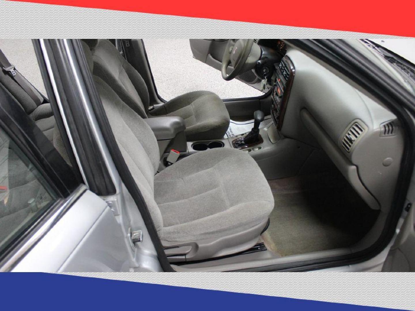 2001 Saturn LS LS1 (1G8JU52F61Y) with an 2.2L L4 DOHC 16V engine, 4-Speed Automatic Overdrive transmission, located at 5170 N La Cholla Blvd, Tucson, AZ, 85705, (520) 989-0282, 32.228245, -111.011742 - 2001 Saturn LS - Photo#27