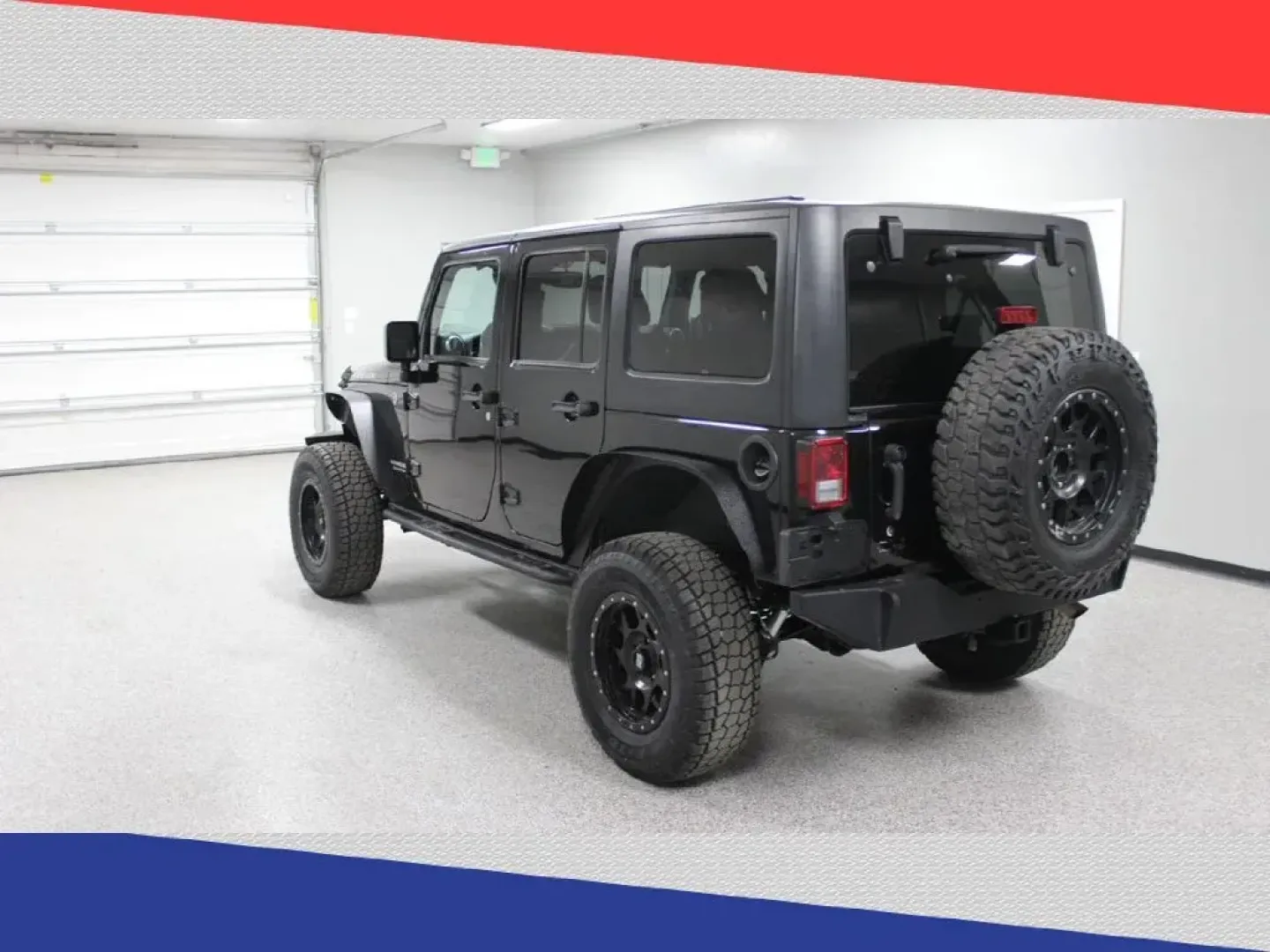 2016 Jeep Wrangler Unlimited Rubicon 4WD (1C4BJWFG4GL) with an 3.6L V6 DOHC 24V FFV engine, Automatic transmission, located at 5170 N La Cholla Blvd, Tucson, AZ, 85705, (520) 989-0282, 32.228245, -111.011742 - 2016 Jeep Wrangler - Photo#3