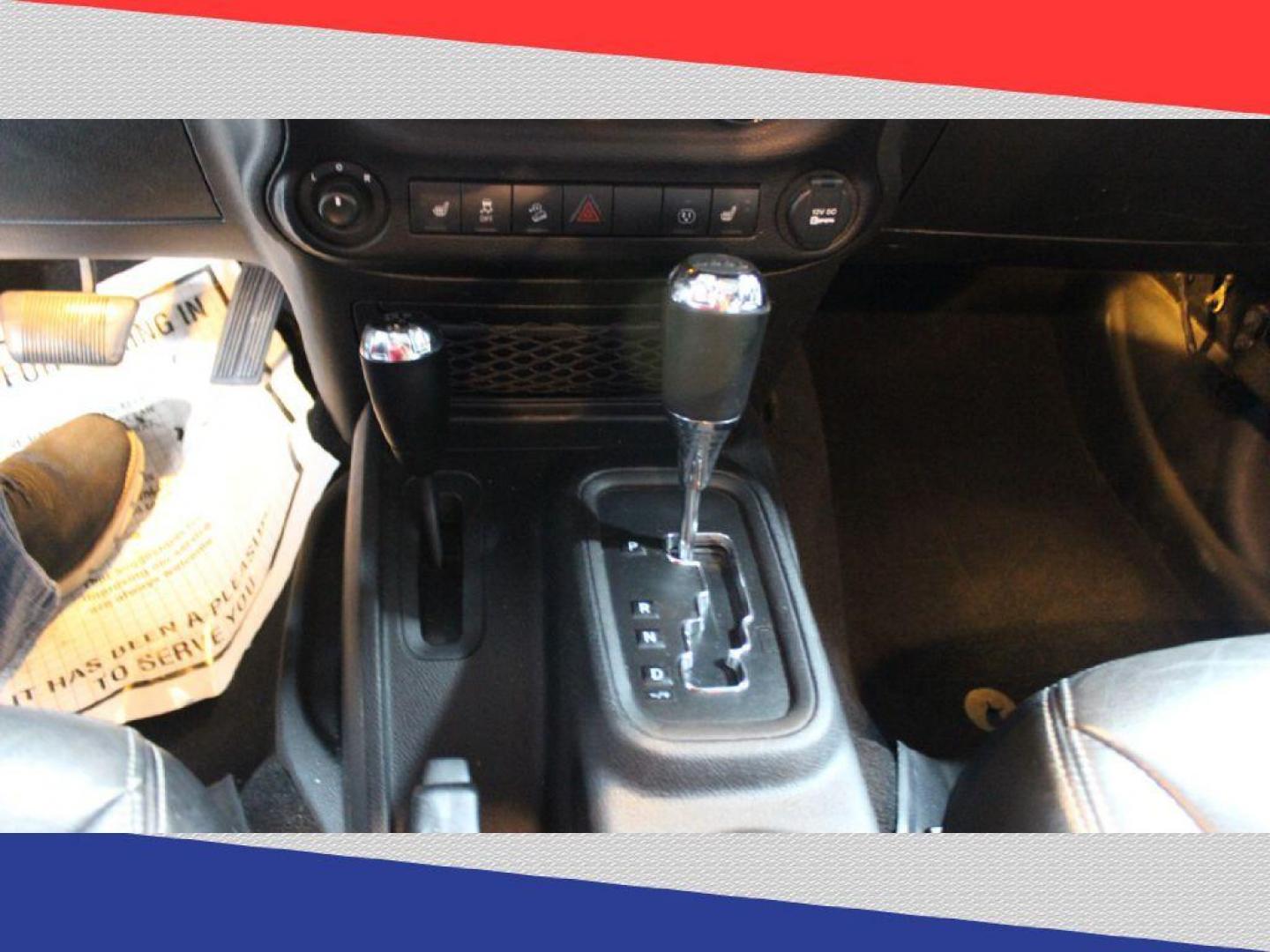 2016 Jeep Wrangler Unlimited Rubicon 4WD (1C4BJWFG4GL) with an 3.6L V6 DOHC 24V FFV engine, Automatic transmission, located at 5170 N La Cholla Blvd, Tucson, AZ, 85705, (520) 989-0282, 32.228245, -111.011742 - 2016 Jeep Wrangler - Photo#9
