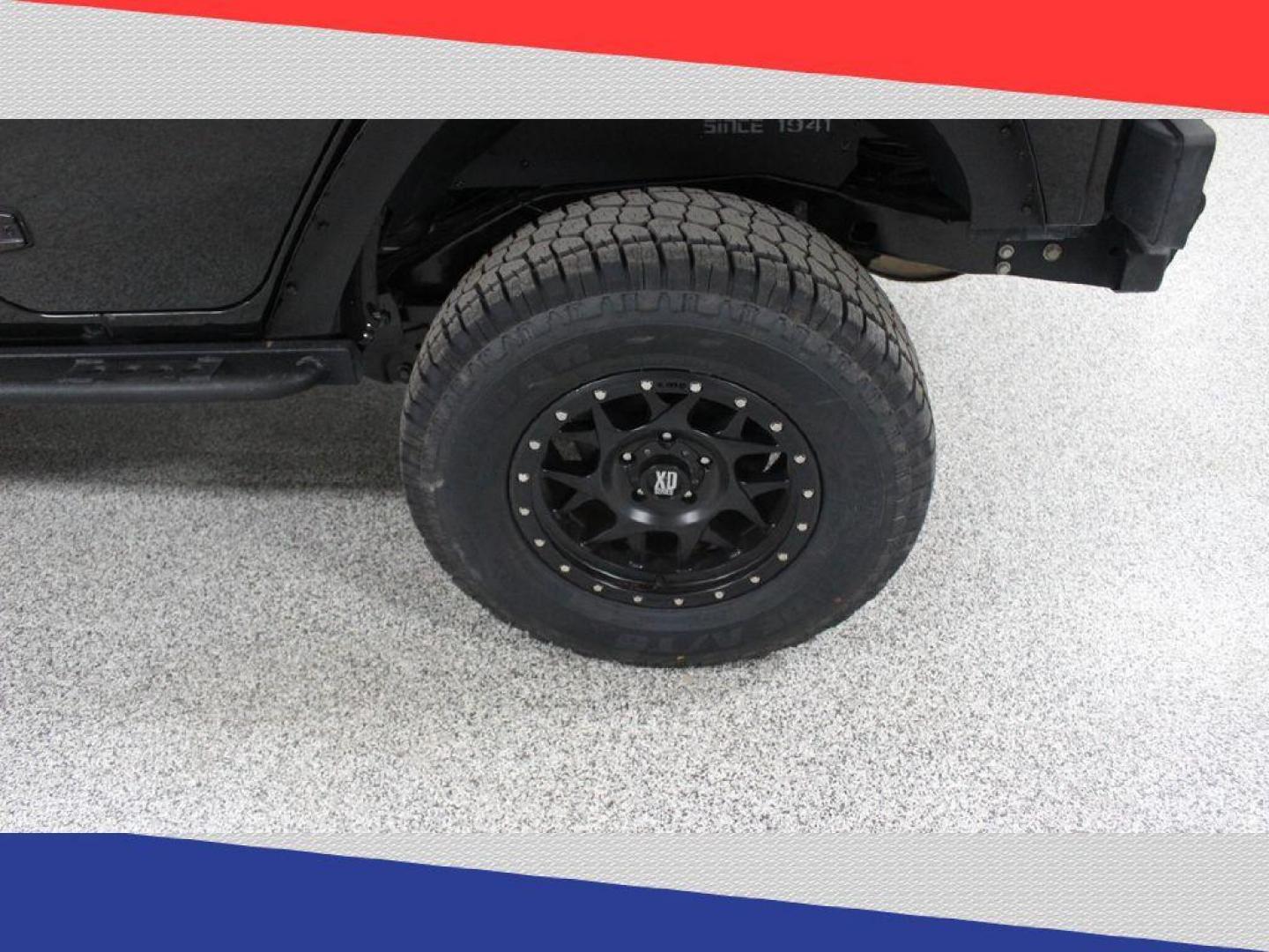 2016 Jeep Wrangler Unlimited Rubicon 4WD (1C4BJWFG4GL) with an 3.6L V6 DOHC 24V FFV engine, Automatic transmission, located at 5170 N La Cholla Blvd, Tucson, AZ, 85705, (520) 989-0282, 32.228245, -111.011742 - 2016 Jeep Wrangler - Photo#35