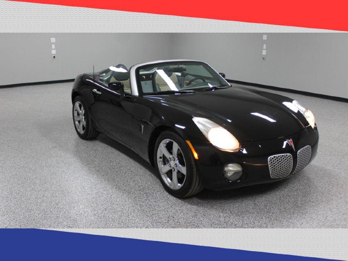2006 Pontiac Solstice Roadster (1G2MB35B36Y) with an 2.4L L4 DOHC 16V engine, 5-Speed Manual Overdrive transmission, located at 5170 N La Cholla Blvd, Tucson, AZ, 85705, (520) 989-0282, 32.228245, -111.011742 - 2006 Pontiac Solstice - Photo#1