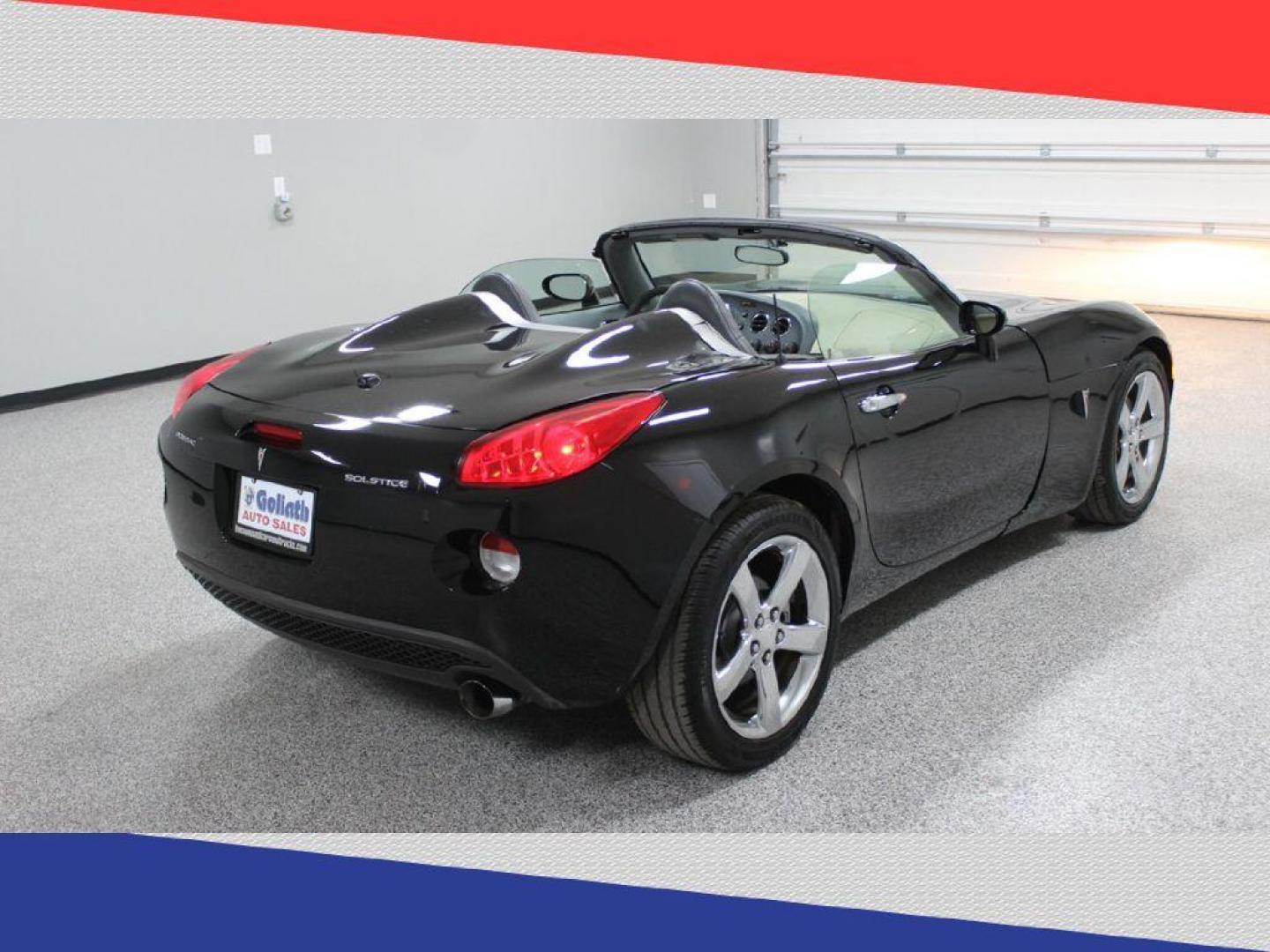 2006 Pontiac Solstice Roadster (1G2MB35B36Y) with an 2.4L L4 DOHC 16V engine, 5-Speed Manual Overdrive transmission, located at 5170 N La Cholla Blvd, Tucson, AZ, 85705, (520) 989-0282, 32.228245, -111.011742 - 2006 Pontiac Solstice - Photo#5