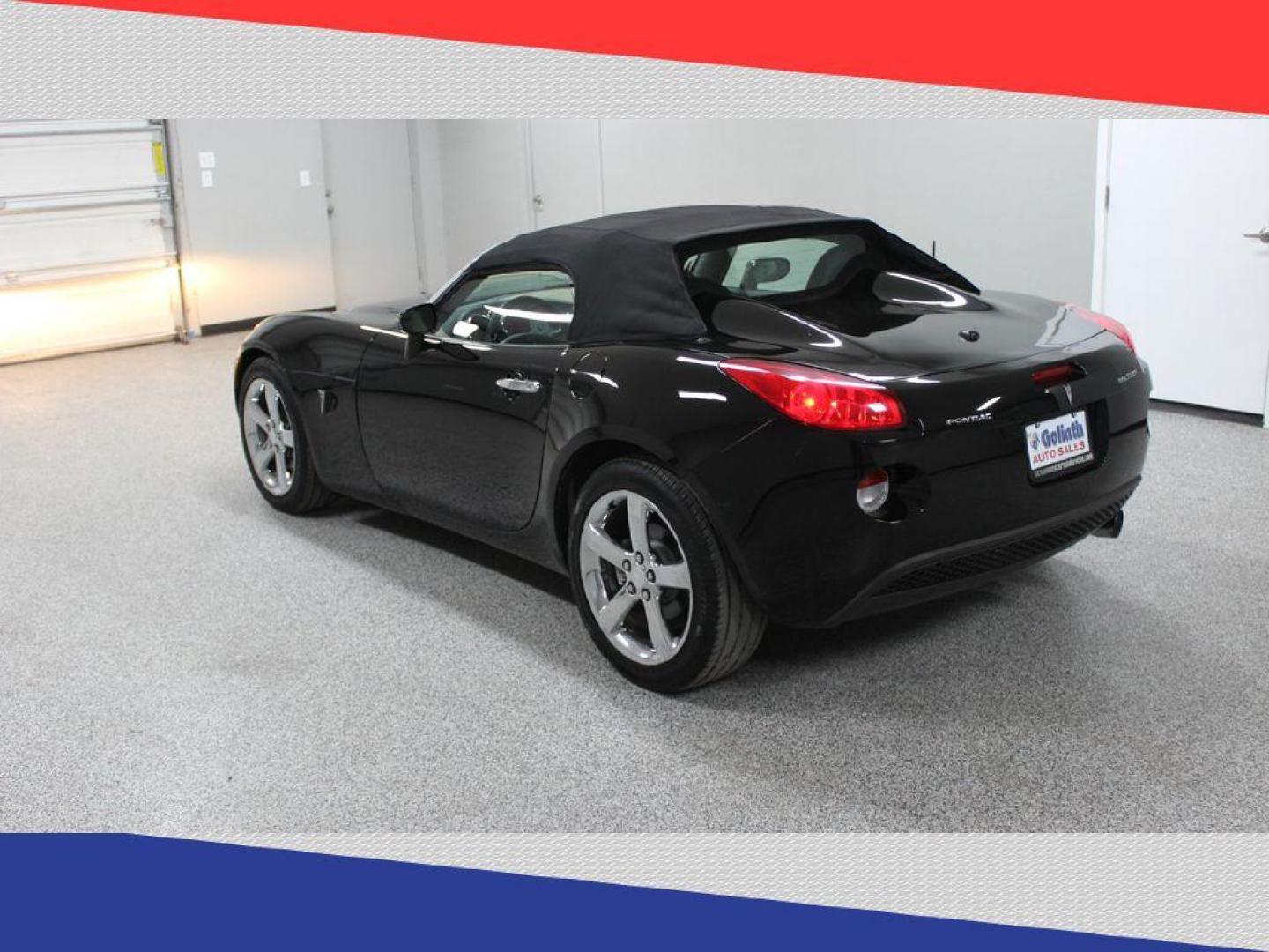 2006 Pontiac Solstice Roadster (1G2MB35B36Y) with an 2.4L L4 DOHC 16V engine, 5-Speed Manual Overdrive transmission, located at 5170 N La Cholla Blvd, Tucson, AZ, 85705, (520) 989-0282, 32.228245, -111.011742 - 2006 Pontiac Solstice - Photo#8