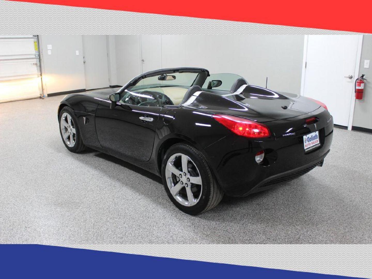 2006 Pontiac Solstice Roadster (1G2MB35B36Y) with an 2.4L L4 DOHC 16V engine, 5-Speed Manual Overdrive transmission, located at 5170 N La Cholla Blvd, Tucson, AZ, 85705, (520) 989-0282, 32.228245, -111.011742 - 2006 Pontiac Solstice - Photo#9