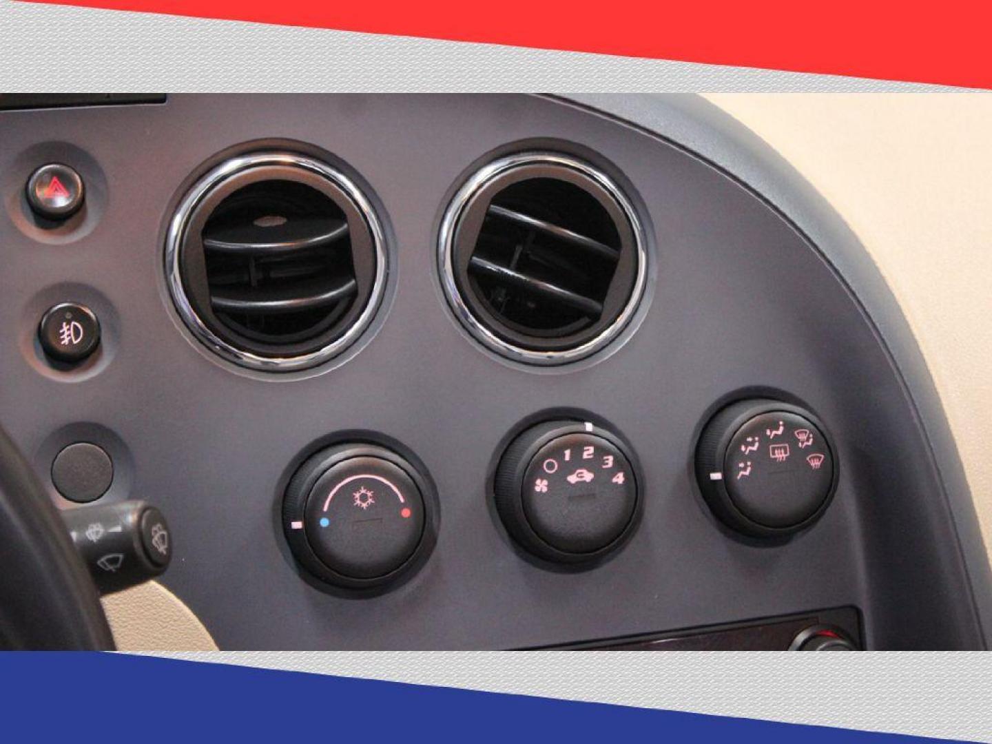 2006 Pontiac Solstice Roadster (1G2MB35B36Y) with an 2.4L L4 DOHC 16V engine, 5-Speed Manual Overdrive transmission, located at 5170 N La Cholla Blvd, Tucson, AZ, 85705, (520) 989-0282, 32.228245, -111.011742 - 2006 Pontiac Solstice - Photo#23