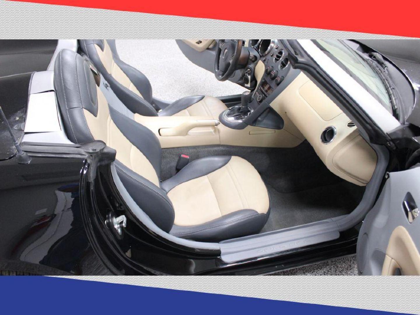 2006 Pontiac Solstice Roadster (1G2MB35B36Y) with an 2.4L L4 DOHC 16V engine, 5-Speed Manual Overdrive transmission, located at 5170 N La Cholla Blvd, Tucson, AZ, 85705, (520) 989-0282, 32.228245, -111.011742 - 2006 Pontiac Solstice - Photo#26