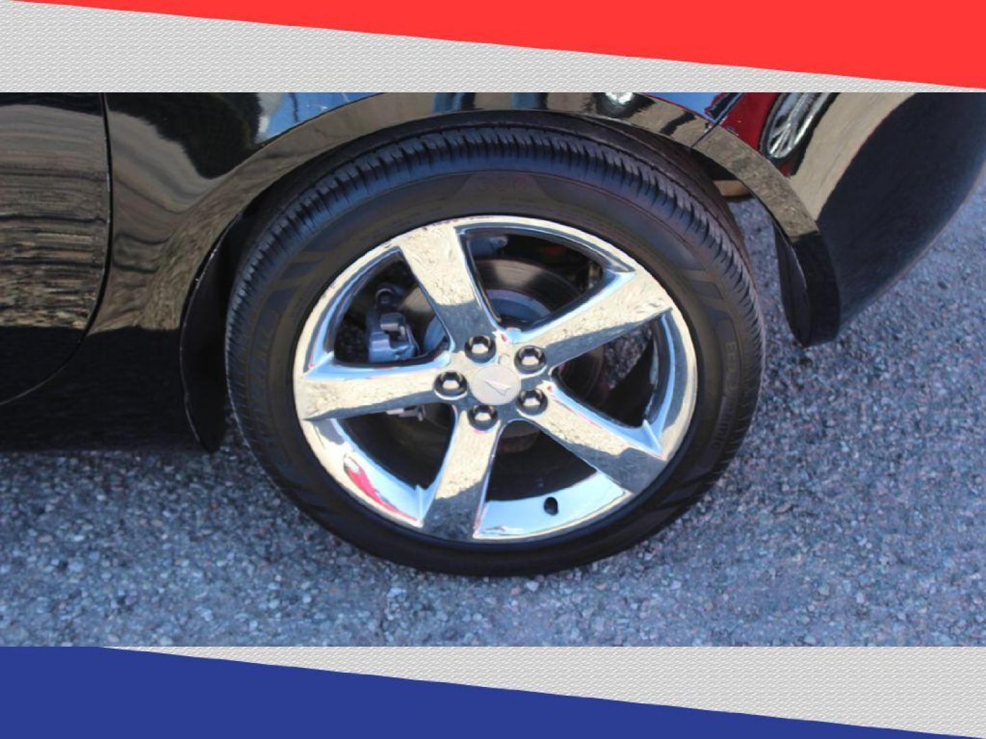 2006 Pontiac Solstice Roadster (1G2MB35B36Y) with an 2.4L L4 DOHC 16V engine, 5-Speed Manual Overdrive transmission, located at 5170 N La Cholla Blvd, Tucson, AZ, 85705, (520) 989-0282, 32.228245, -111.011742 - 2006 Pontiac Solstice - Photo#41
