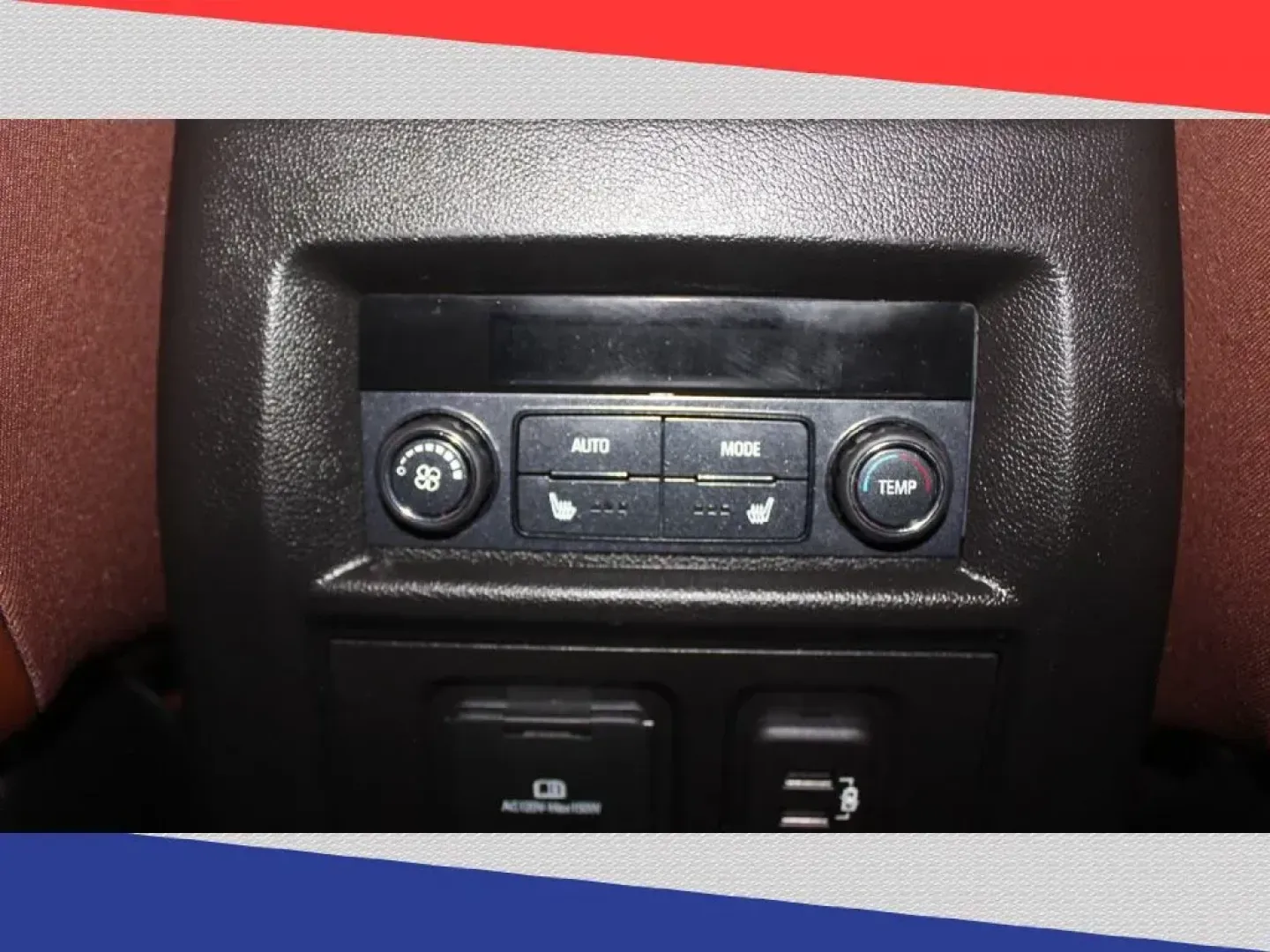 2019 Chevrolet Traverse Premier AWD (1GNEVJKW9KJ) with an 3.6L V6 DOHC 24V engine, 9A transmission, located at 5170 N La Cholla Blvd, Tucson, AZ, 85705, (520) 989-0282, 32.228245, -111.011742 - 2019 Chevrolet Traverse - Photo#31