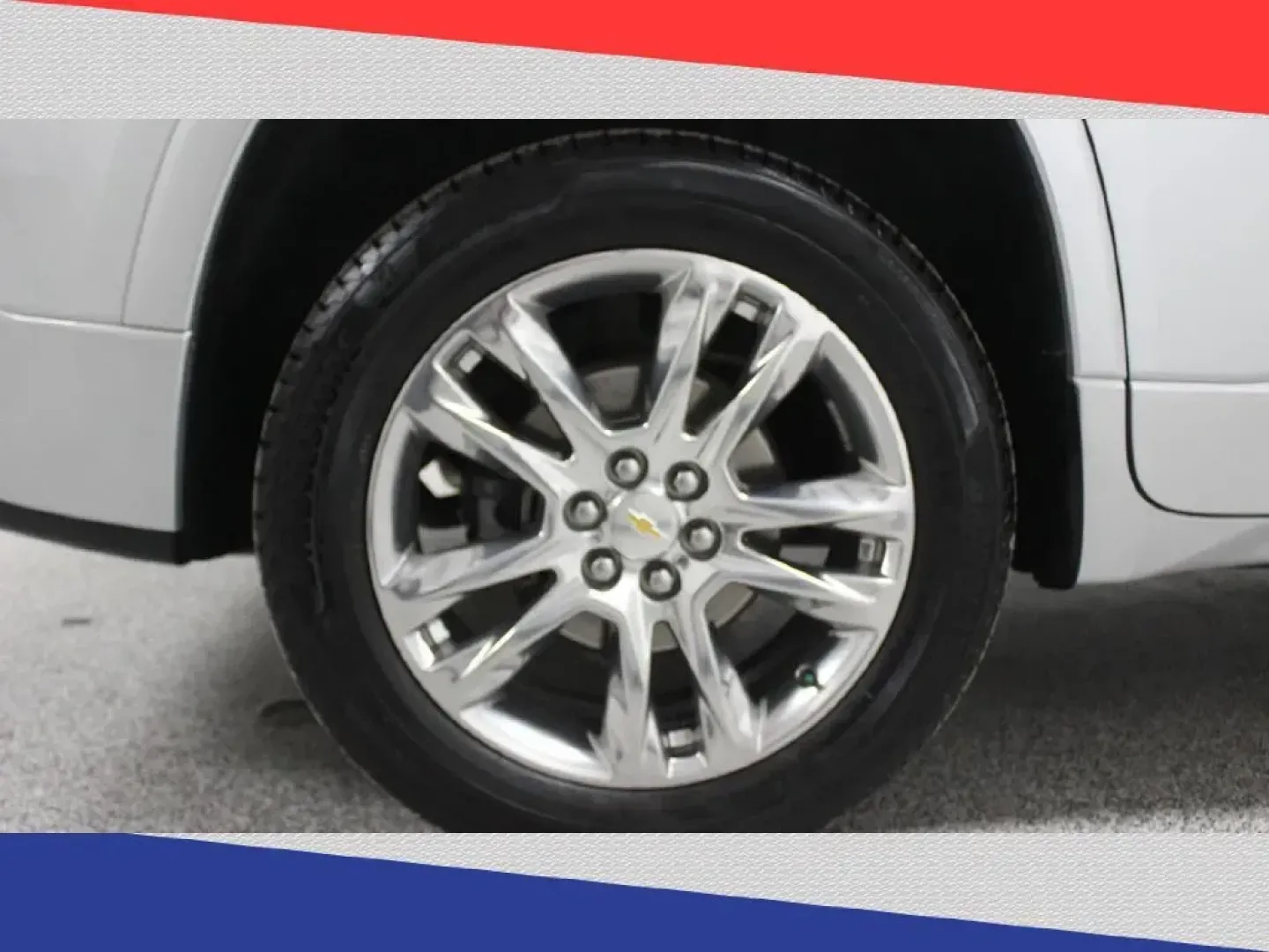 2019 Chevrolet Traverse Premier AWD (1GNEVJKW9KJ) with an 3.6L V6 DOHC 24V engine, 9A transmission, located at 5170 N La Cholla Blvd, Tucson, AZ, 85705, (520) 989-0282, 32.228245, -111.011742 - 2019 Chevrolet Traverse - Photo#48