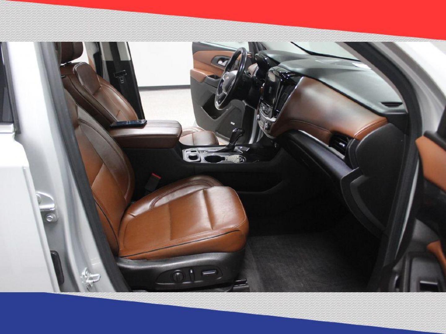 2019 Chevrolet Traverse Premier AWD (1GNEVJKW9KJ) with an 3.6L V6 DOHC 24V engine, 9A transmission, located at 5170 N La Cholla Blvd, Tucson, AZ, 85705, (520) 989-0282, 32.228245, -111.011742 - 2019 Chevrolet Traverse - Photo#38