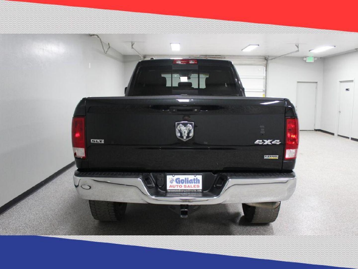 2018 Ram 1500 SLT Quad Cab 4WD (1C6RR7GG0JS) with an 3.6L V6 DOHC 24V FFV engine, 8A transmission, located at 5170 N La Cholla Blvd, Tucson, AZ, 85705, (520) 989-0282, 32.228245, -111.011742 - 2018 Ram 1500 - Photo#3