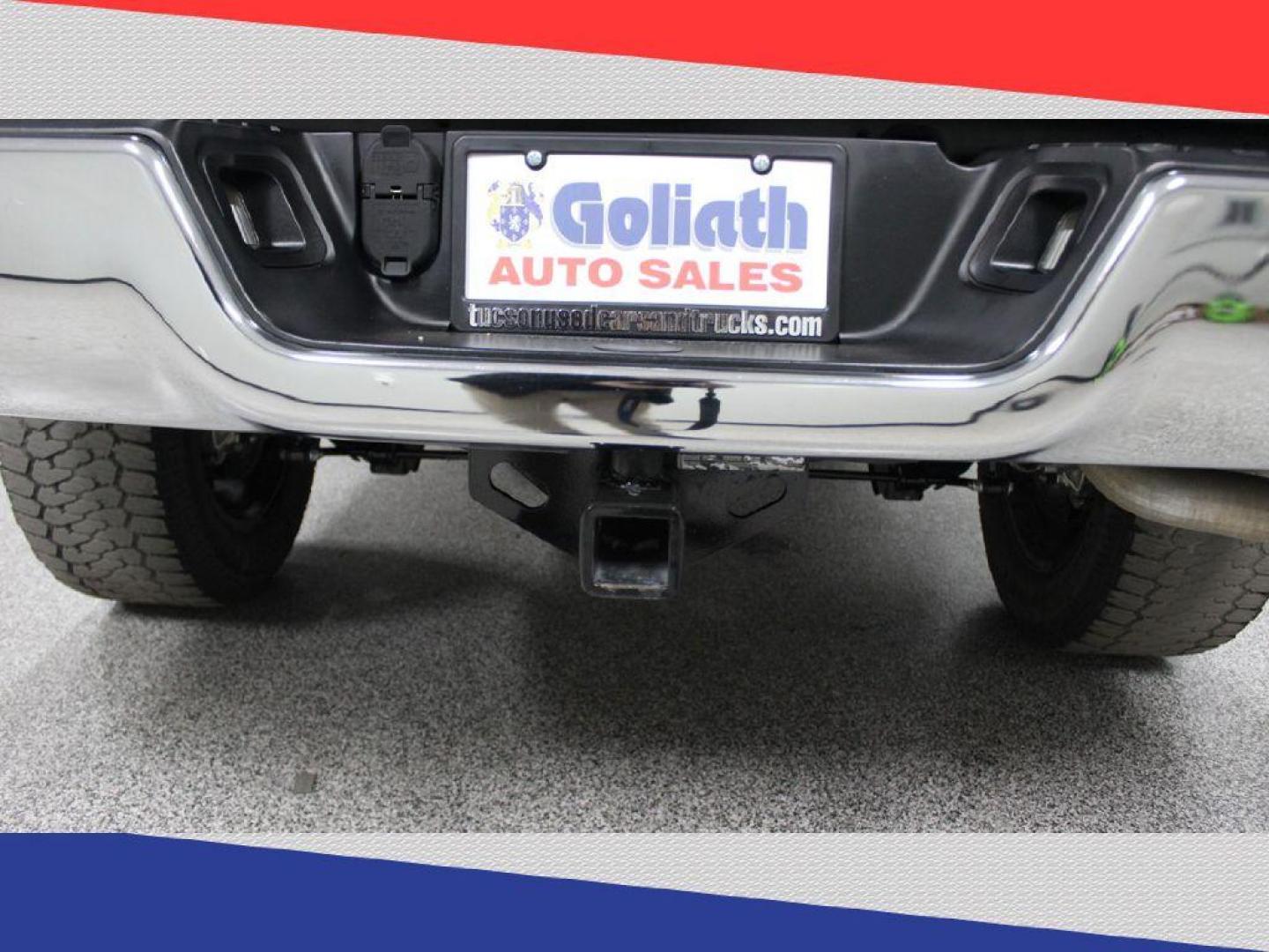 2018 Ram 1500 SLT Quad Cab 4WD (1C6RR7GG0JS) with an 3.6L V6 DOHC 24V FFV engine, 8A transmission, located at 5170 N La Cholla Blvd, Tucson, AZ, 85705, (520) 989-0282, 32.228245, -111.011742 - 2018 Ram 1500 - Photo#23