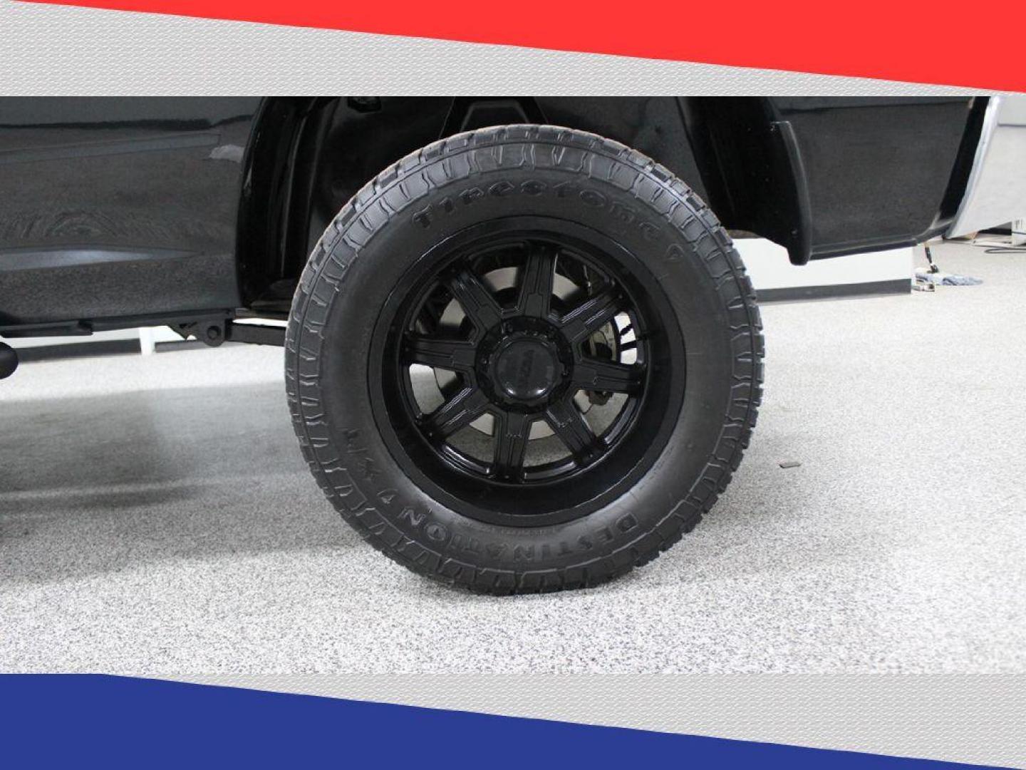 2018 Ram 1500 SLT Quad Cab 4WD (1C6RR7GG0JS) with an 3.6L V6 DOHC 24V FFV engine, 8A transmission, located at 5170 N La Cholla Blvd, Tucson, AZ, 85705, (520) 989-0282, 32.228245, -111.011742 - 2018 Ram 1500 - Photo#35