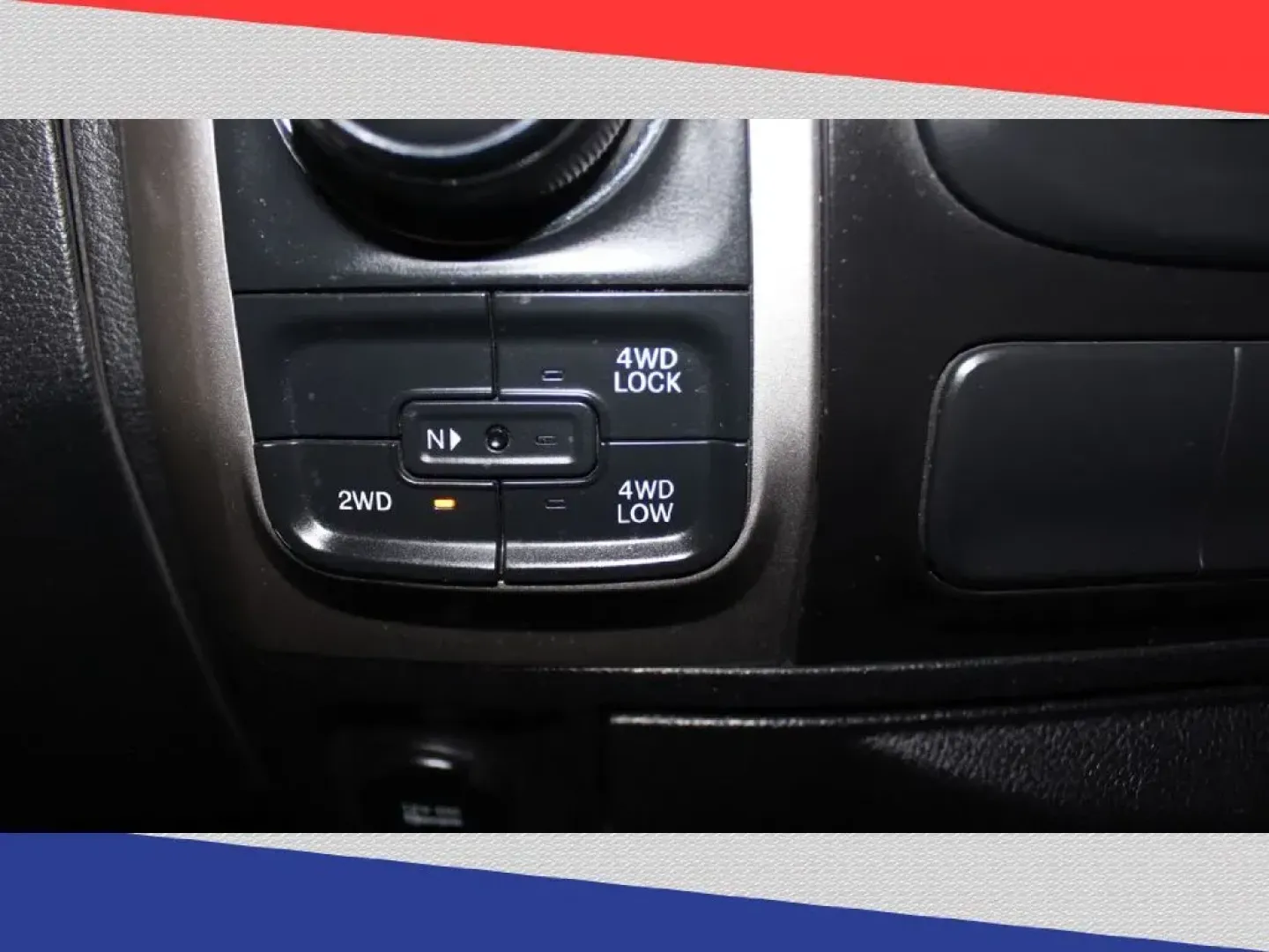 2018 Ram 1500 SLT Quad Cab 4WD (1C6RR7GG0JS) with an 3.6L V6 DOHC 24V FFV engine, 8A transmission, located at 5170 N La Cholla Blvd, Tucson, AZ, 85705, (520) 989-0282, 32.228245, -111.011742 - 2018 Ram 1500 - Photo#16