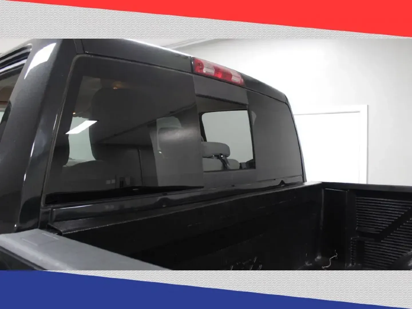 2018 Ram 1500 SLT Quad Cab 4WD (1C6RR7GG0JS) with an 3.6L V6 DOHC 24V FFV engine, 8A transmission, located at 5170 N La Cholla Blvd, Tucson, AZ, 85705, (520) 989-0282, 32.228245, -111.011742 - 2018 Ram 1500 - Photo#21