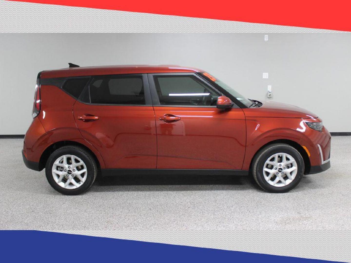 2023 Kia Soul LX CVT (KNDJ23AUXP7) with an 2.0L L4 DOHC 16V engine, CVT transmission, located at 5170 N La Cholla Blvd, Tucson, AZ, 85705, (520) 989-0282, 32.228245, -111.011742 - 2023 Kia Soul - Photo#1