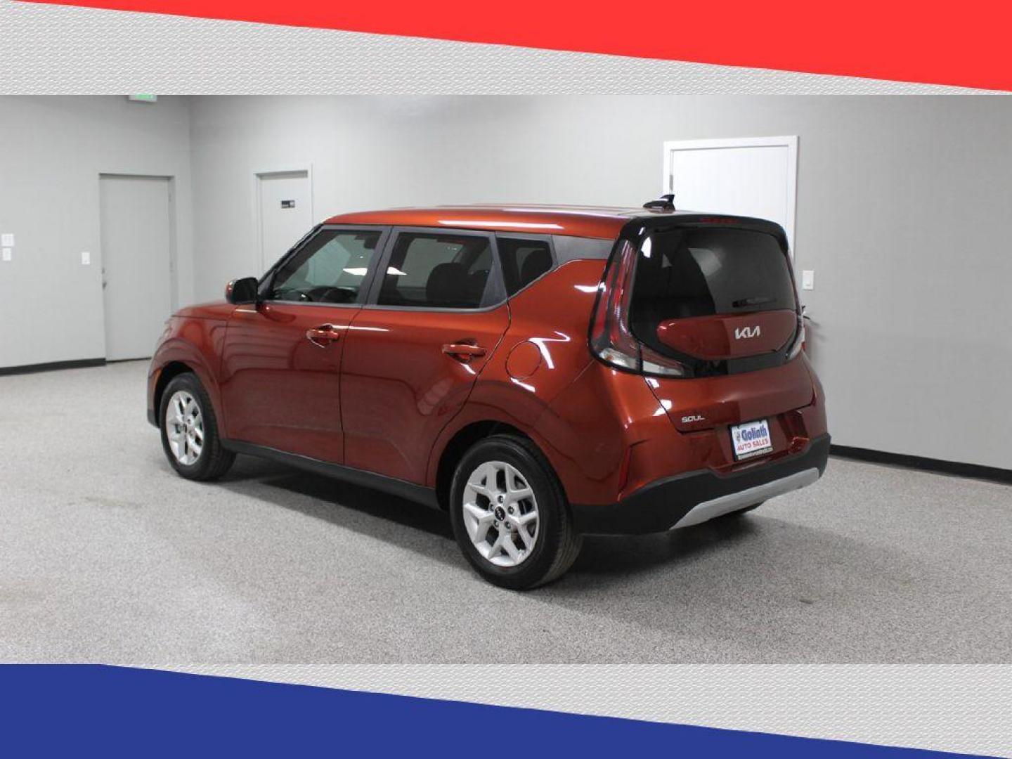 2023 Kia Soul LX CVT (KNDJ23AUXP7) with an 2.0L L4 DOHC 16V engine, CVT transmission, located at 5170 N La Cholla Blvd, Tucson, AZ, 85705, (520) 989-0282, 32.228245, -111.011742 - 2023 Kia Soul - Photo#4