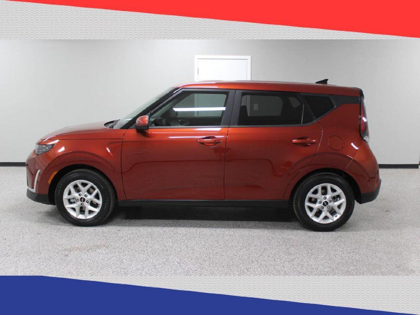 2023 Kia Soul LX CVT (KNDJ23AUXP7) with an 2.0L L4 DOHC 16V engine, CVT transmission, located at 5170 N La Cholla Blvd, Tucson, AZ, 85705, (520) 989-0282, 32.228245, -111.011742 - 2023 Kia Soul - Photo#5