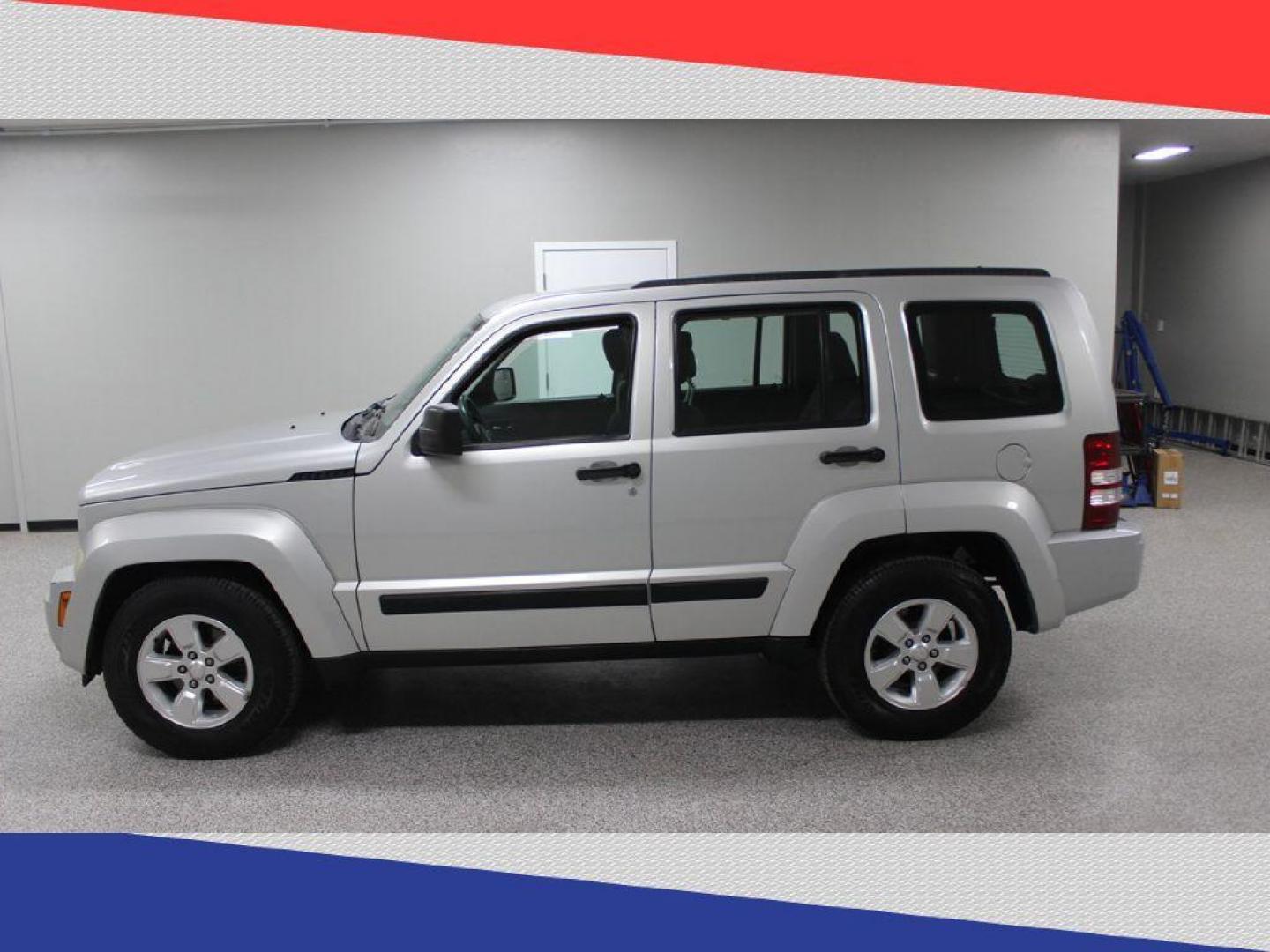 2012 Jeep Liberty Sport 2WD (1C4PJLAK2CW) with an 3.7L V6 SOHC 12V engine, 4-Speed Automatic transmission, located at 5170 N La Cholla Blvd, Tucson, AZ, 85705, (520) 989-0282, 32.228245, -111.011742 - 2012 Jeep Liberty - Photo#5