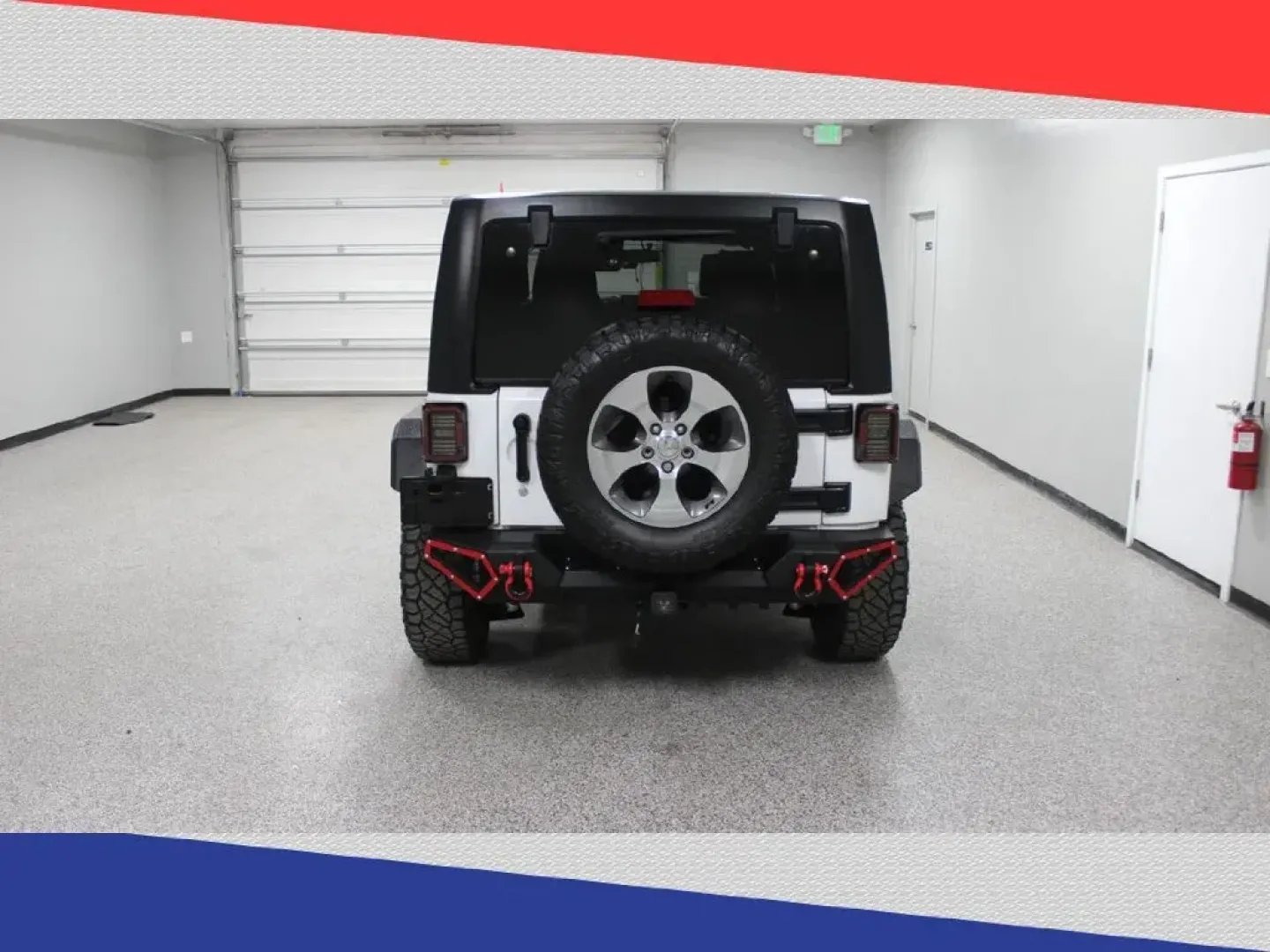 2017 Jeep Wrangler Unlimited Sahara 4WD (1C4HJWEG8HL) with an 3.6L V6 DOHC 24V FFV engine, Automatic transmission, located at 5170 N La Cholla Blvd, Tucson, AZ, 85705, (520) 989-0282, 32.228245, -111.011742 - 2017 Jeep Wrangler - Photo#3