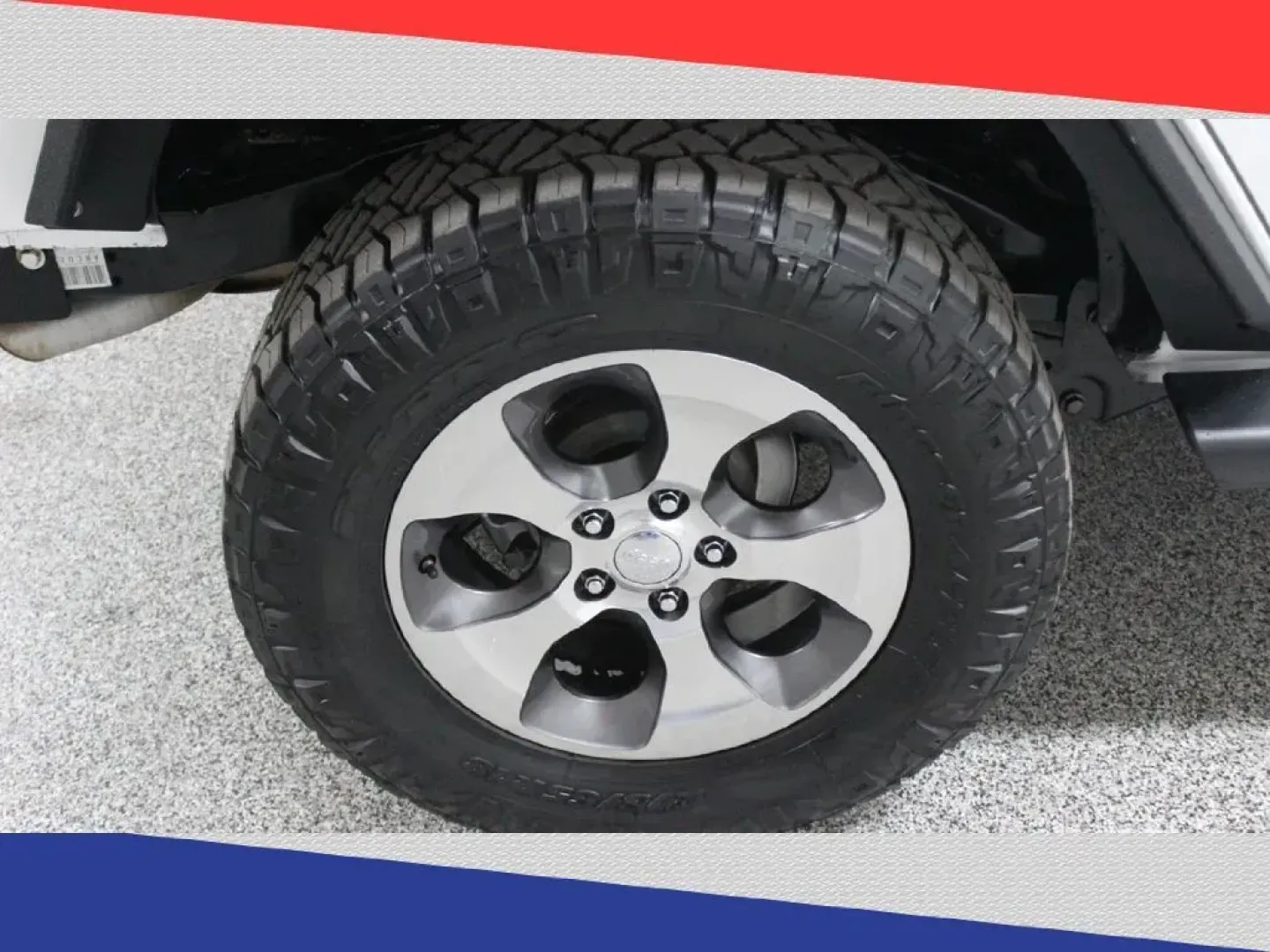 2017 Jeep Wrangler Unlimited Sahara 4WD (1C4HJWEG8HL) with an 3.6L V6 DOHC 24V FFV engine, Automatic transmission, located at 5170 N La Cholla Blvd, Tucson, AZ, 85705, (520) 989-0282, 32.228245, -111.011742 - 2017 Jeep Wrangler - Photo#38