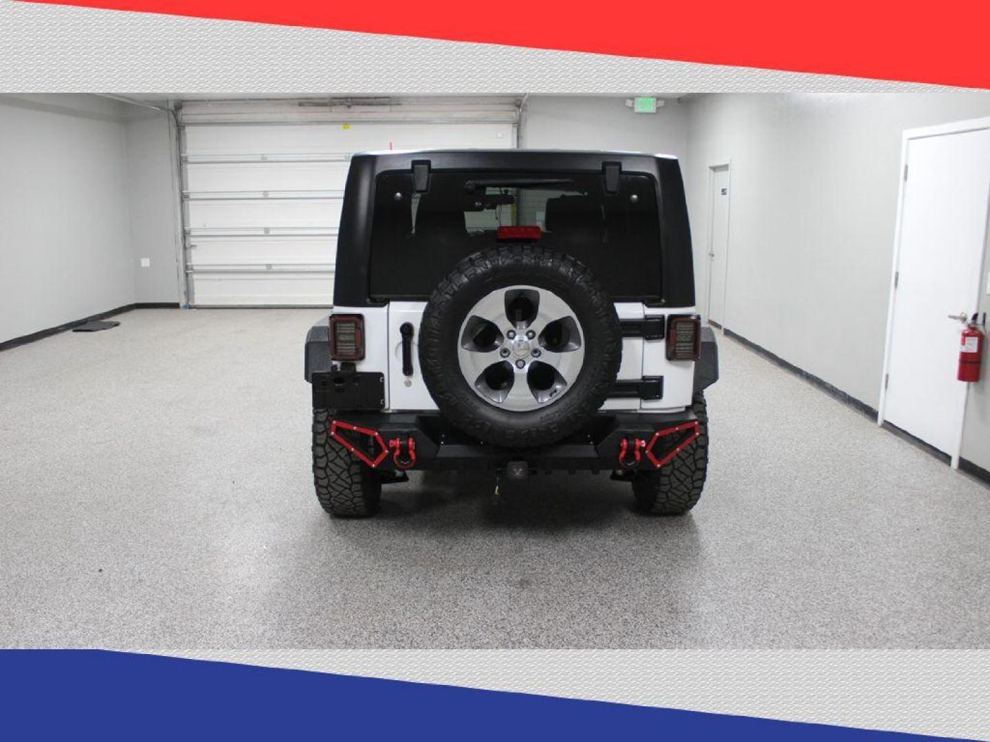 2017 Jeep Wrangler Unlimited Sahara 4WD (1C4HJWEG8HL) with an 3.6L V6 DOHC 24V FFV engine, Automatic transmission, located at 5170 N La Cholla Blvd, Tucson, AZ, 85705, (520) 989-0282, 32.228245, -111.011742 - 2017 Jeep Wrangler - Photo#3