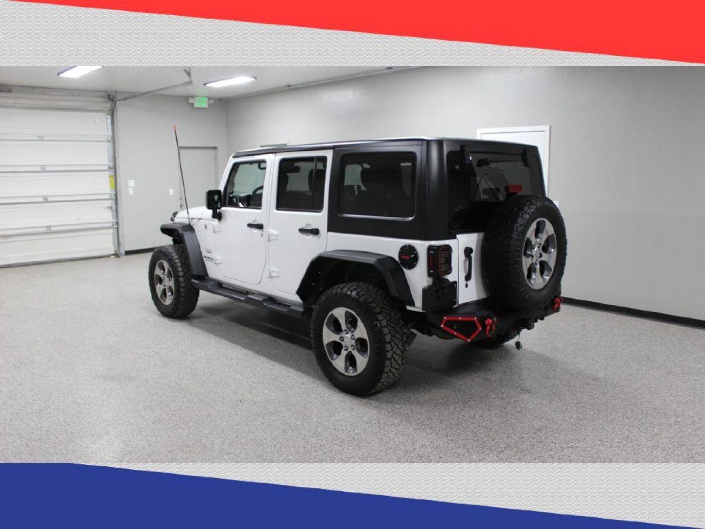 2017 Jeep Wrangler Unlimited Sahara 4WD (1C4HJWEG8HL) with an 3.6L V6 DOHC 24V FFV engine, Automatic transmission, located at 5170 N La Cholla Blvd, Tucson, AZ, 85705, (520) 989-0282, 32.228245, -111.011742 - 2017 Jeep Wrangler - Photo#4