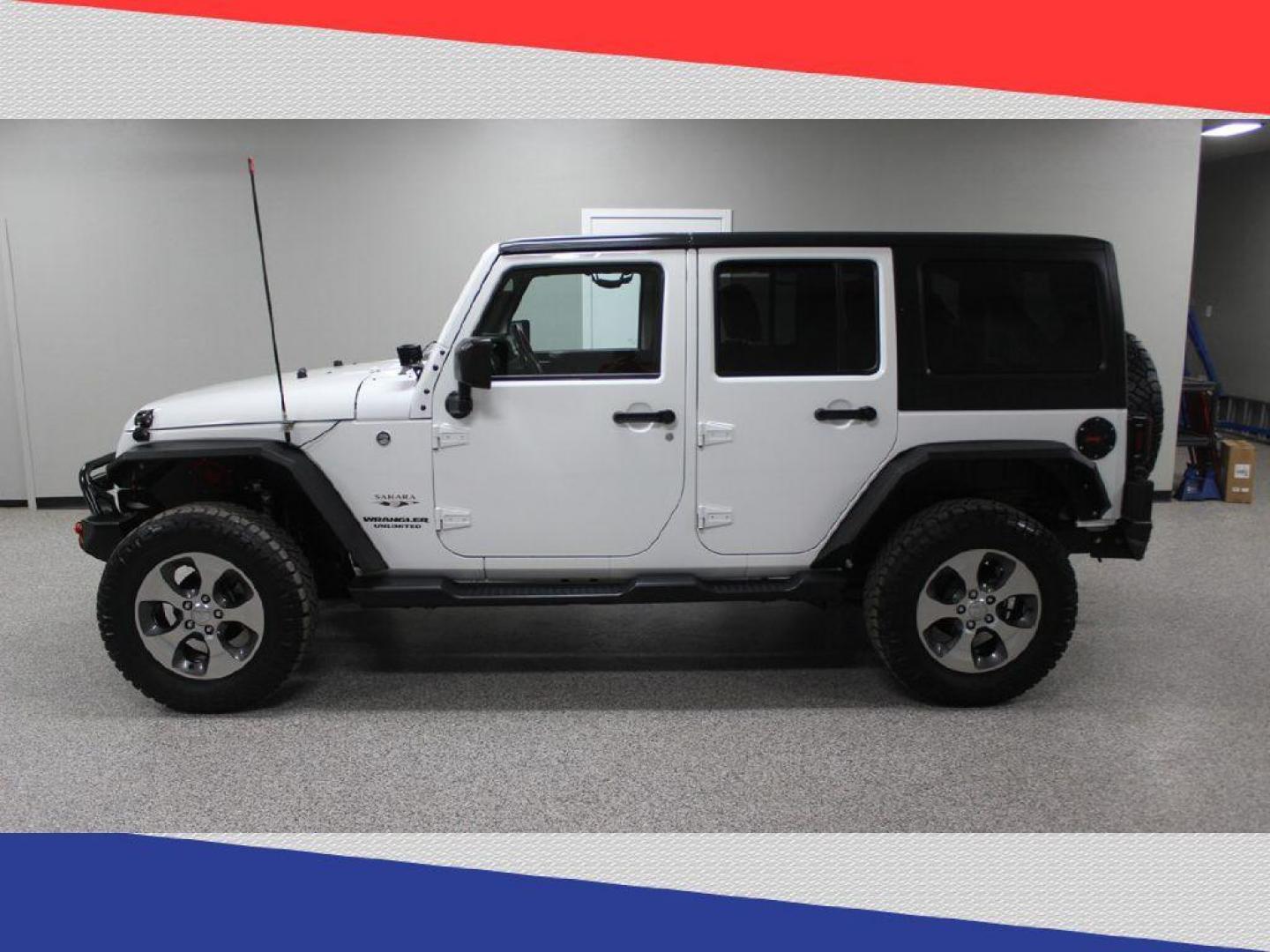 2017 Jeep Wrangler Unlimited Sahara 4WD (1C4HJWEG8HL) with an 3.6L V6 DOHC 24V FFV engine, Automatic transmission, located at 5170 N La Cholla Blvd, Tucson, AZ, 85705, (520) 989-0282, 32.228245, -111.011742 - 2017 Jeep Wrangler - Photo#5