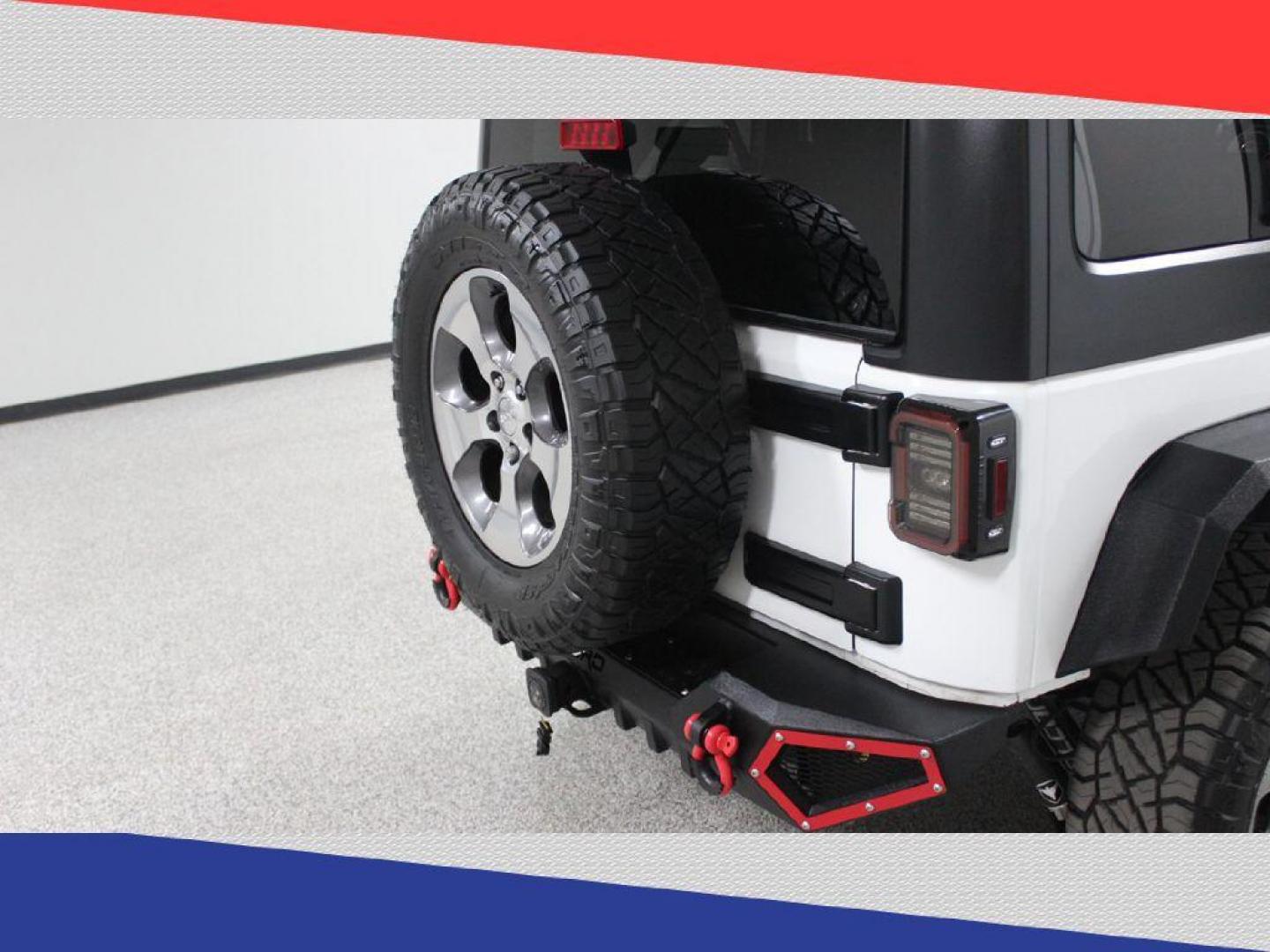 2017 Jeep Wrangler Unlimited Sahara 4WD (1C4HJWEG8HL) with an 3.6L V6 DOHC 24V FFV engine, Automatic transmission, located at 5170 N La Cholla Blvd, Tucson, AZ, 85705, (520) 989-0282, 32.228245, -111.011742 - 2017 Jeep Wrangler - Photo#25