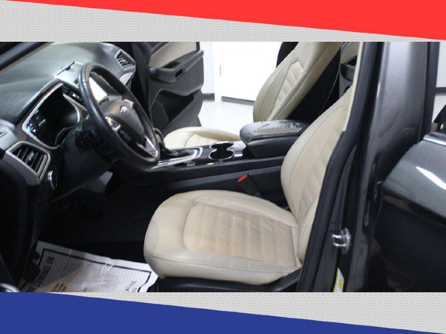 2016 Ford Edge SEL FWD (2FMPK3J98GB) with an 2.0L L4 DOHC 16V engine, 6A transmission, located at 5170 N La Cholla Blvd, Tucson, AZ, 85705, (520) 989-0282, 32.228245, -111.011742 - 2016 Ford Edge - Photo#10