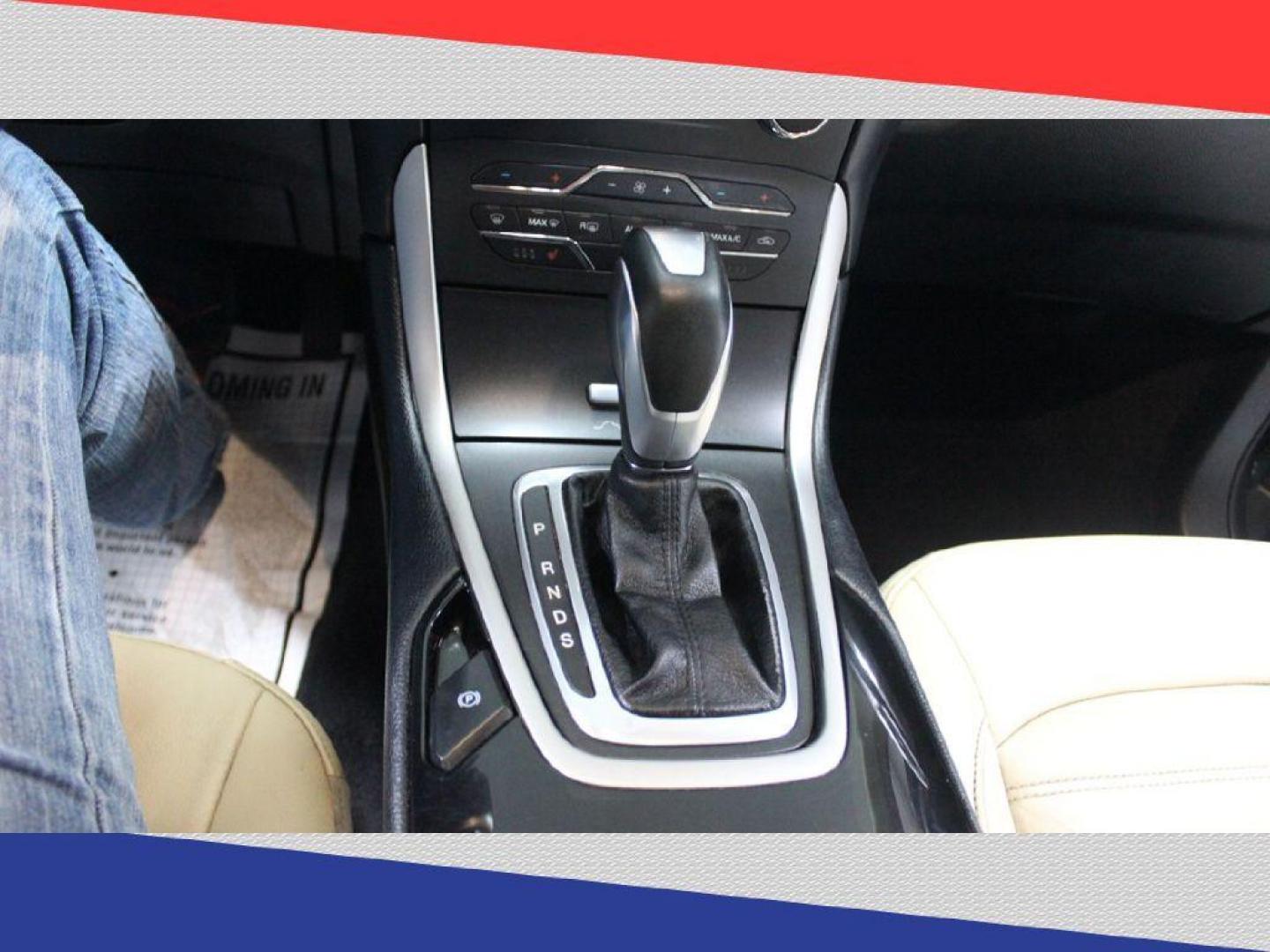 2016 Ford Edge SEL FWD (2FMPK3J98GB) with an 2.0L L4 DOHC 16V engine, 6A transmission, located at 5170 N La Cholla Blvd, Tucson, AZ, 85705, (520) 989-0282, 32.228245, -111.011742 - 2016 Ford Edge - Photo#20