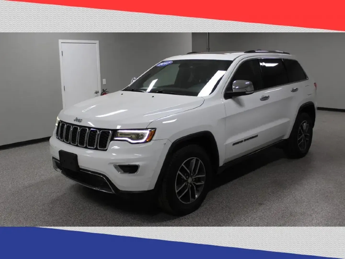 2017 Jeep Grand Cherokee Limited 2WD (1C4RJEBG5HC) with an 3.6L V6 DOHC 24V engine, 8A transmission, located at 5170 N La Cholla Blvd, Tucson, AZ, 85705, (520) 989-0282, 32.228245, -111.011742 - 2017 Jeep Grand Cherokee - Photo#6