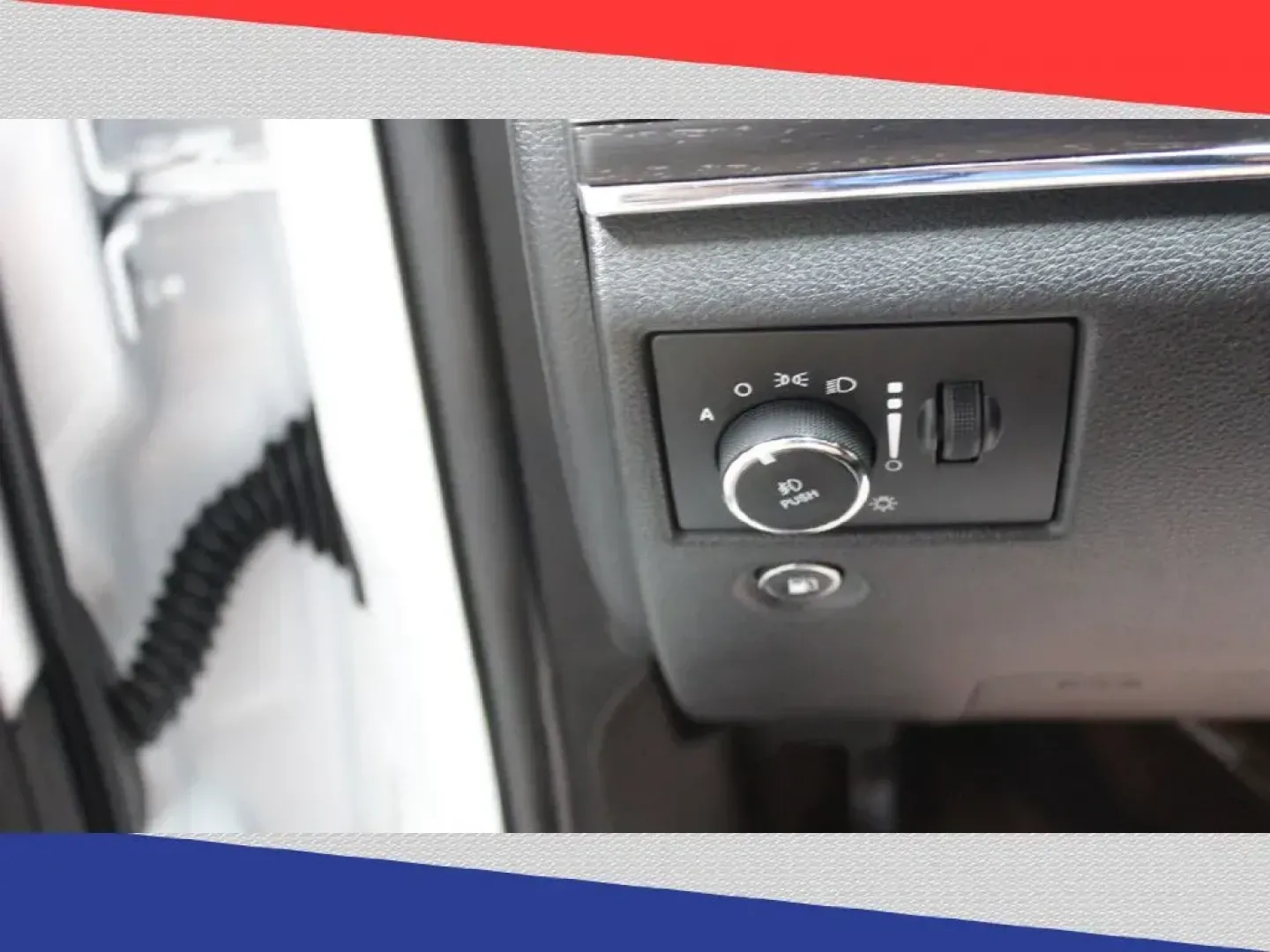 2017 Jeep Grand Cherokee Limited 2WD (1C4RJEBG5HC) with an 3.6L V6 DOHC 24V engine, 8A transmission, located at 5170 N La Cholla Blvd, Tucson, AZ, 85705, (520) 989-0282, 32.228245, -111.011742 - 2017 Jeep Grand Cherokee - Photo#13
