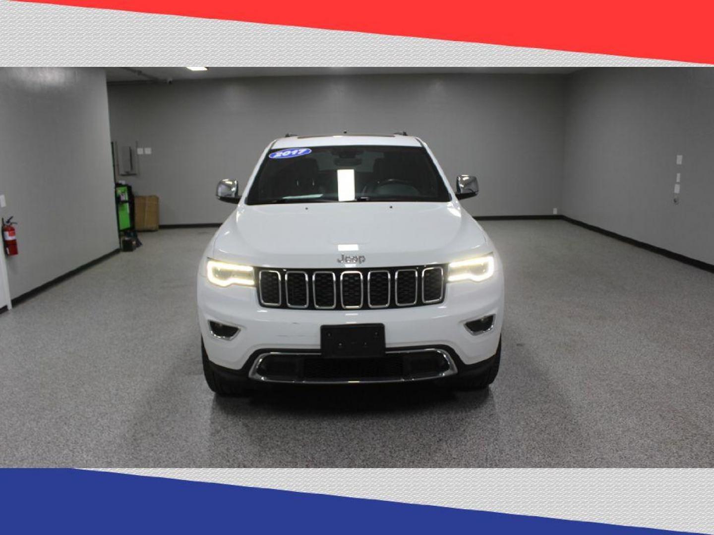2017 Jeep Grand Cherokee Limited 2WD (1C4RJEBG5HC) with an 3.6L V6 DOHC 24V engine, 8A transmission, located at 5170 N La Cholla Blvd, Tucson, AZ, 85705, (520) 989-0282, 32.228245, -111.011742 - 2017 Jeep Grand Cherokee - Photo#7