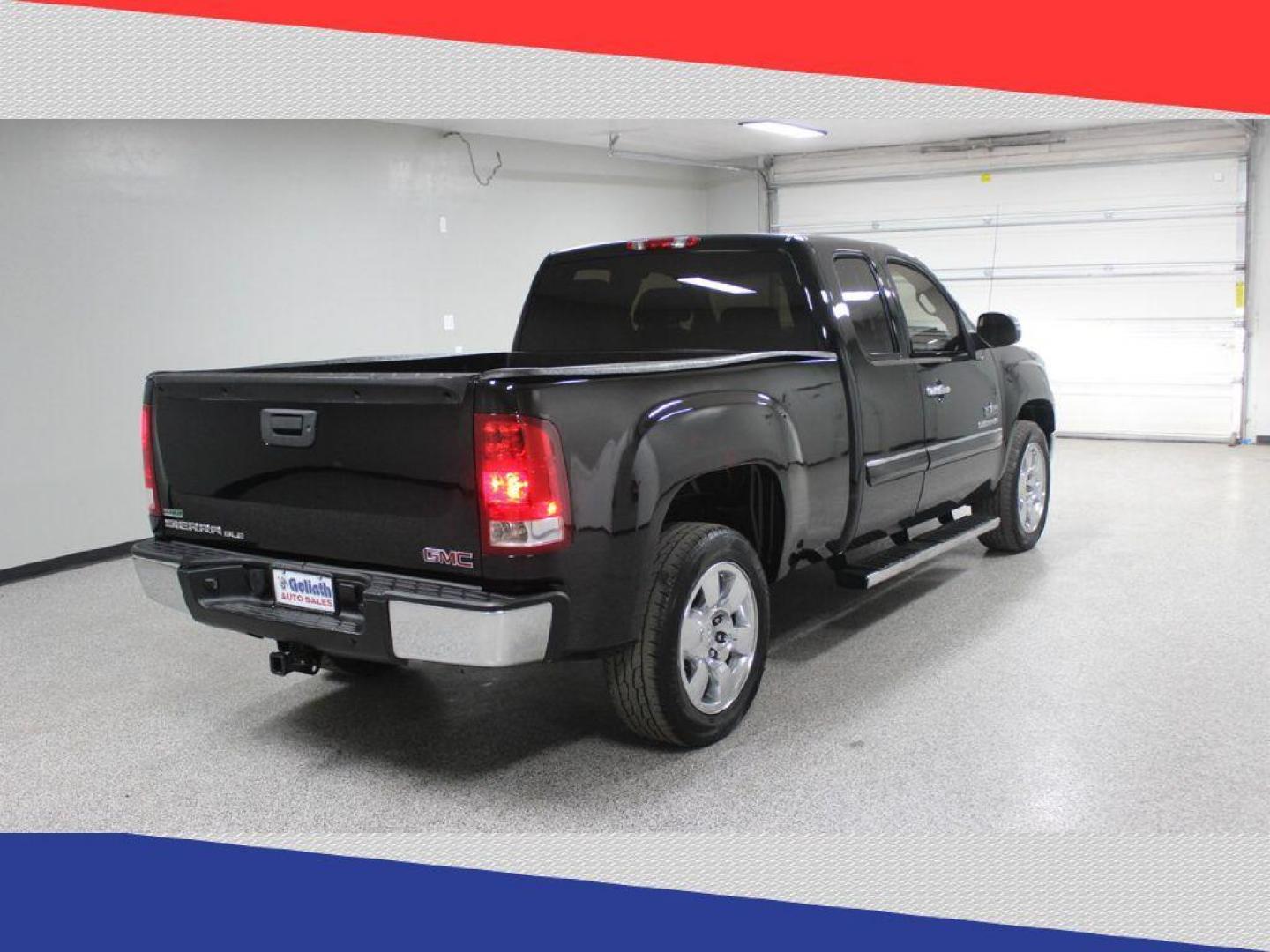 2011 GMC Sierra 1500 SLE Ext. Cab 2WD (1GTR1VE04BZ) with an 5.3L V8 OHV 16V FFV engine, 4-Speed Automatic transmission, located at 5170 N La Cholla Blvd, Tucson, AZ, 85705, (520) 989-0282, 32.228245, -111.011742 - 2011 GMC Sierra 1500 - Photo#2