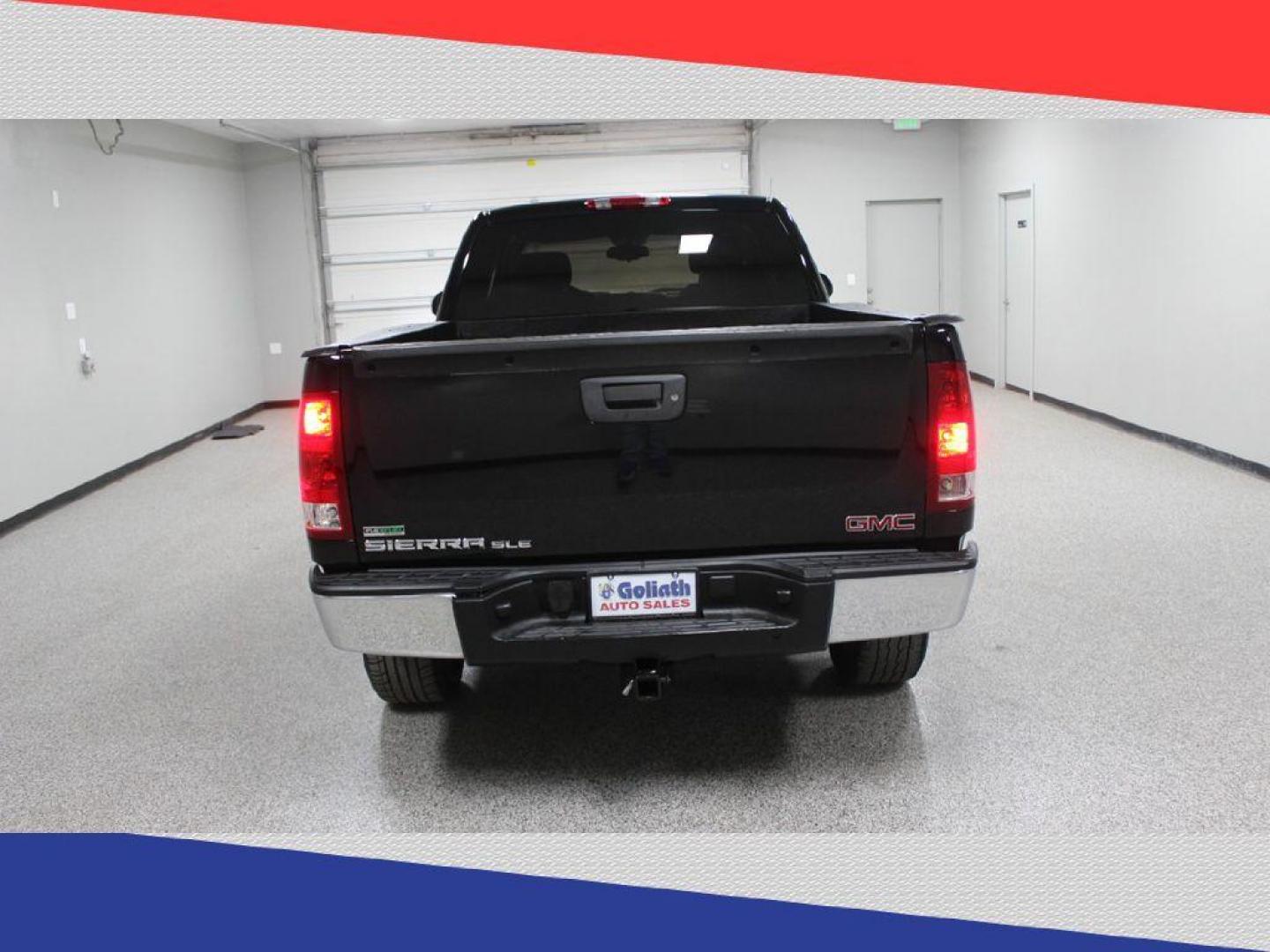 2011 GMC Sierra 1500 SLE Ext. Cab 2WD (1GTR1VE04BZ) with an 5.3L V8 OHV 16V FFV engine, 4-Speed Automatic transmission, located at 5170 N La Cholla Blvd, Tucson, AZ, 85705, (520) 989-0282, 32.228245, -111.011742 - 2011 GMC Sierra 1500 - Photo#3