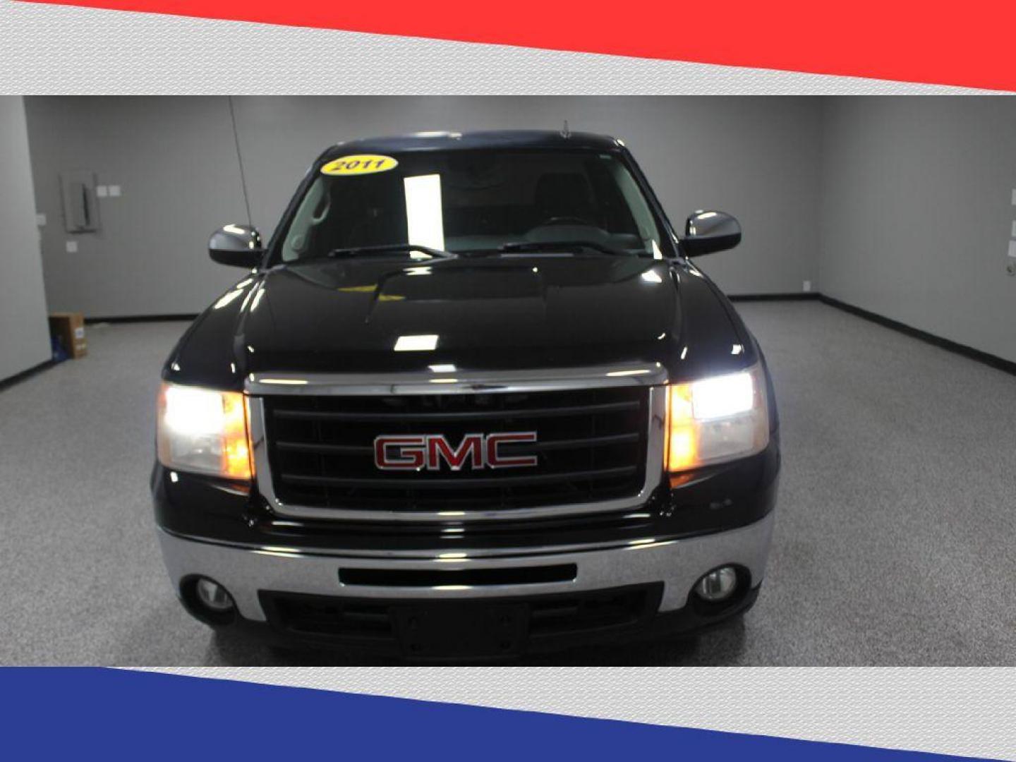 2011 GMC Sierra 1500 SLE Ext. Cab 2WD (1GTR1VE04BZ) with an 5.3L V8 OHV 16V FFV engine, 4-Speed Automatic transmission, located at 5170 N La Cholla Blvd, Tucson, AZ, 85705, (520) 989-0282, 32.228245, -111.011742 - 2011 GMC Sierra 1500 - Photo#7