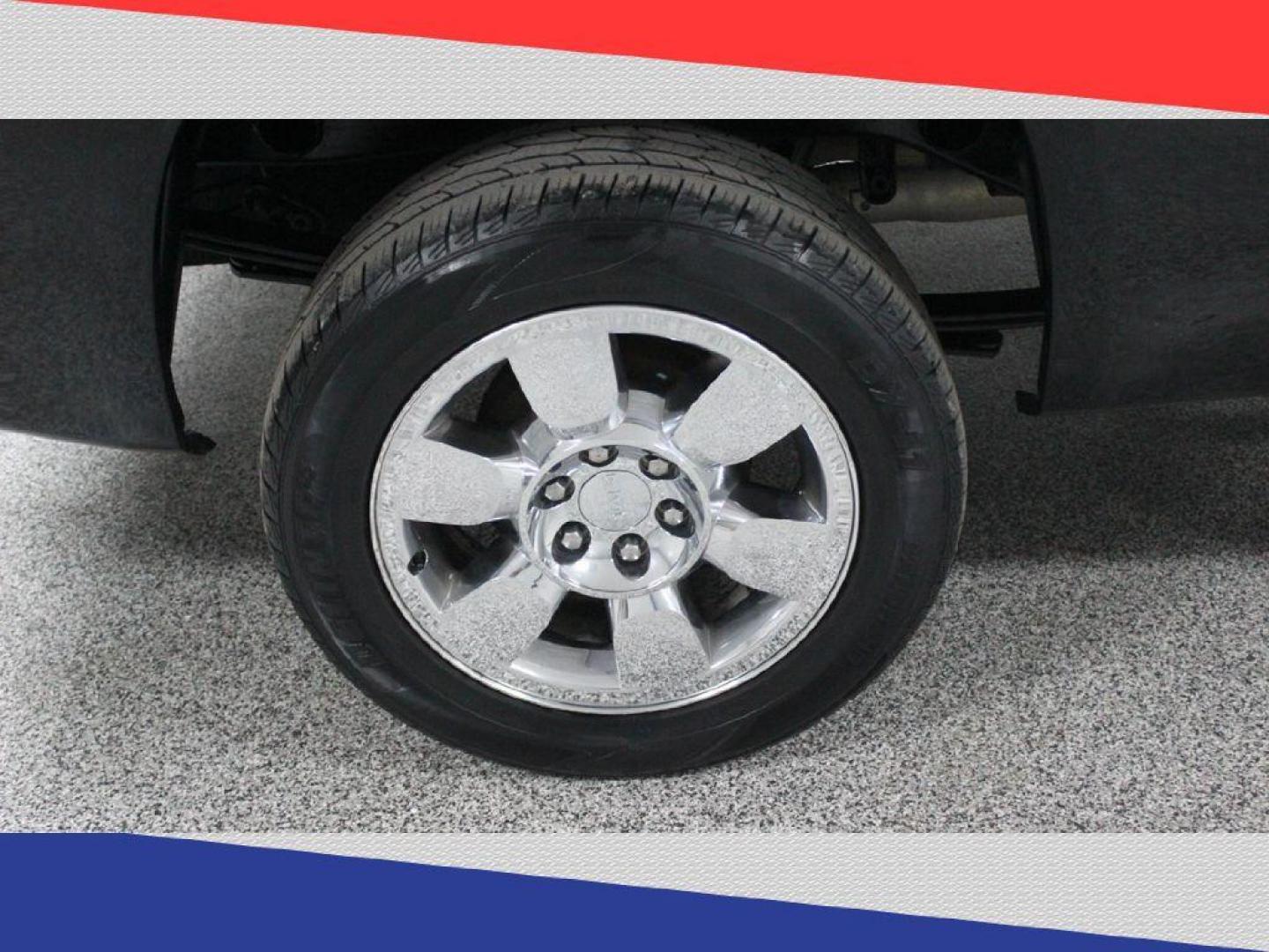 2011 GMC Sierra 1500 SLE Ext. Cab 2WD (1GTR1VE04BZ) with an 5.3L V8 OHV 16V FFV engine, 4-Speed Automatic transmission, located at 5170 N La Cholla Blvd, Tucson, AZ, 85705, (520) 989-0282, 32.228245, -111.011742 - 2011 GMC Sierra 1500 - Photo#40