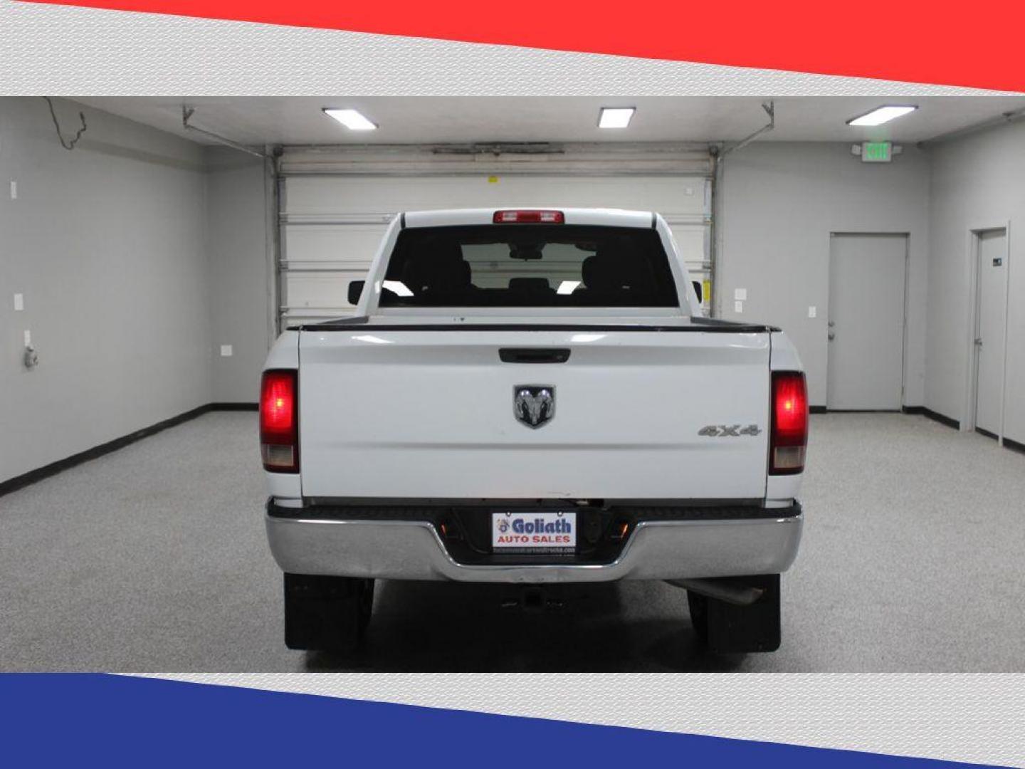 2013 Ram 2500 Tradesman Crew Cab SWB 4WD (3C6TR5CT4DG) with an 5.7L V8 OHV 16V engine, 6-Speed Automatic transmission, located at 5170 N La Cholla Blvd, Tucson, AZ, 85705, (520) 989-0282, 32.228245, -111.011742 - 2013 Ram 2500 - Photo#3
