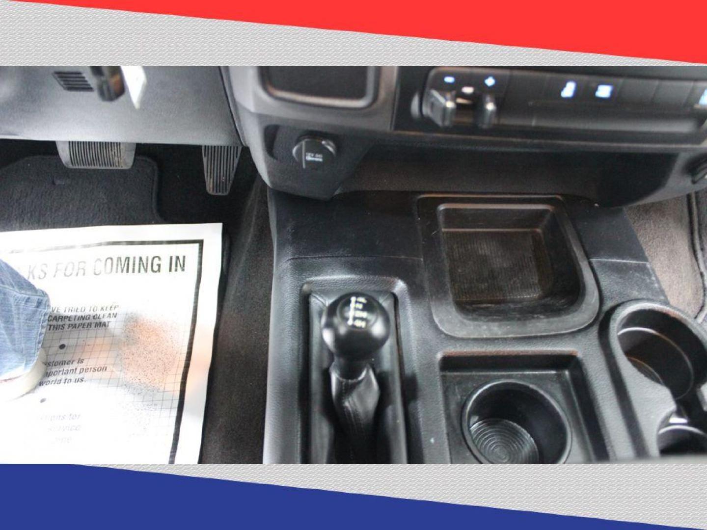 2013 Ram 2500 Tradesman Crew Cab SWB 4WD (3C6TR5CT4DG) with an 5.7L V8 OHV 16V engine, 6-Speed Automatic transmission, located at 5170 N La Cholla Blvd, Tucson, AZ, 85705, (520) 989-0282, 32.228245, -111.011742 - 2013 Ram 2500 - Photo#9