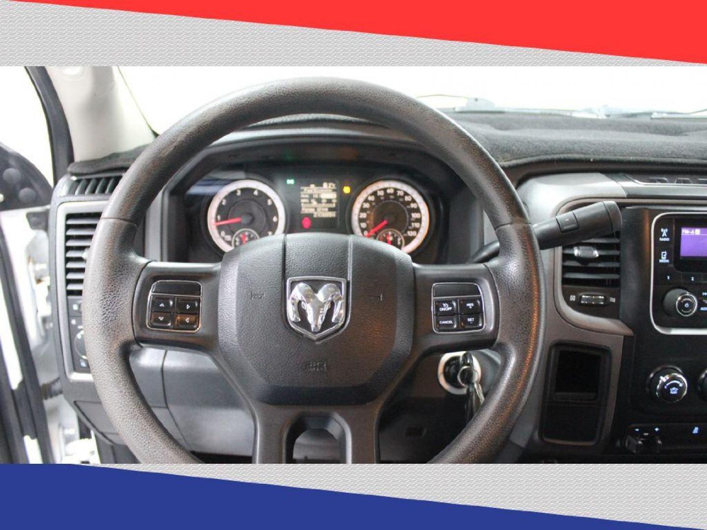 2013 Ram 2500 Tradesman Crew Cab SWB 4WD (3C6TR5CT4DG) with an 5.7L V8 OHV 16V engine, 6-Speed Automatic transmission, located at 5170 N La Cholla Blvd, Tucson, AZ, 85705, (520) 989-0282, 32.228245, -111.011742 - 2013 Ram 2500 - Photo#14