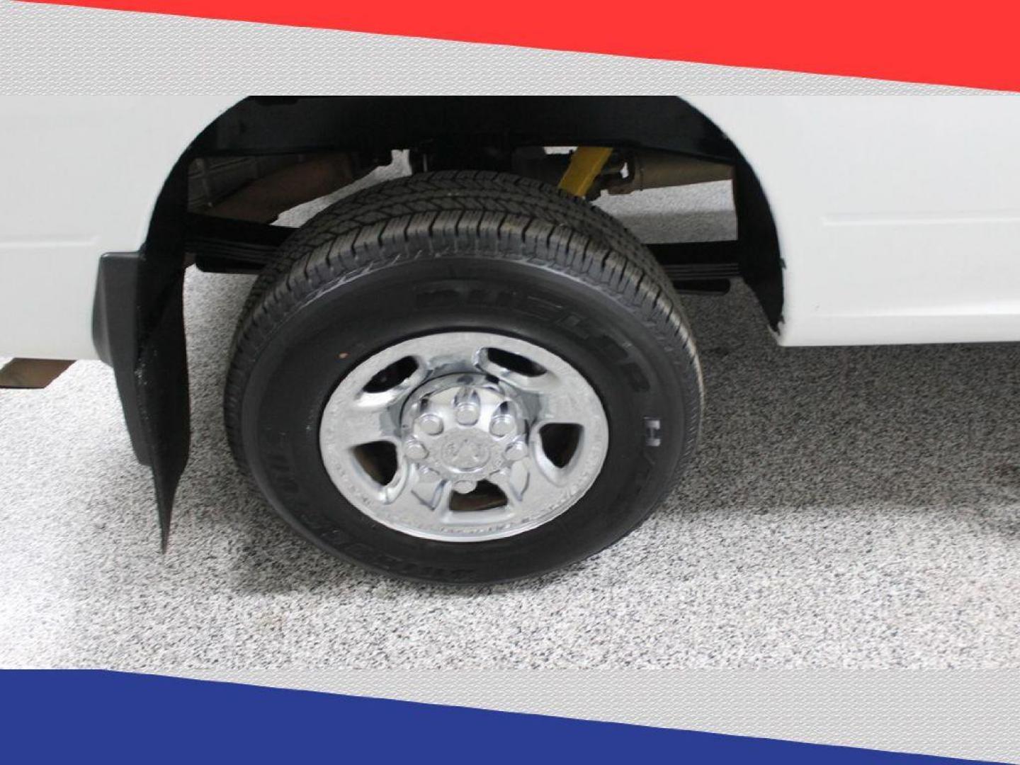 2013 Ram 2500 Tradesman Crew Cab SWB 4WD (3C6TR5CT4DG) with an 5.7L V8 OHV 16V engine, 6-Speed Automatic transmission, located at 5170 N La Cholla Blvd, Tucson, AZ, 85705, (520) 989-0282, 32.228245, -111.011742 - 2013 Ram 2500 - Photo#37