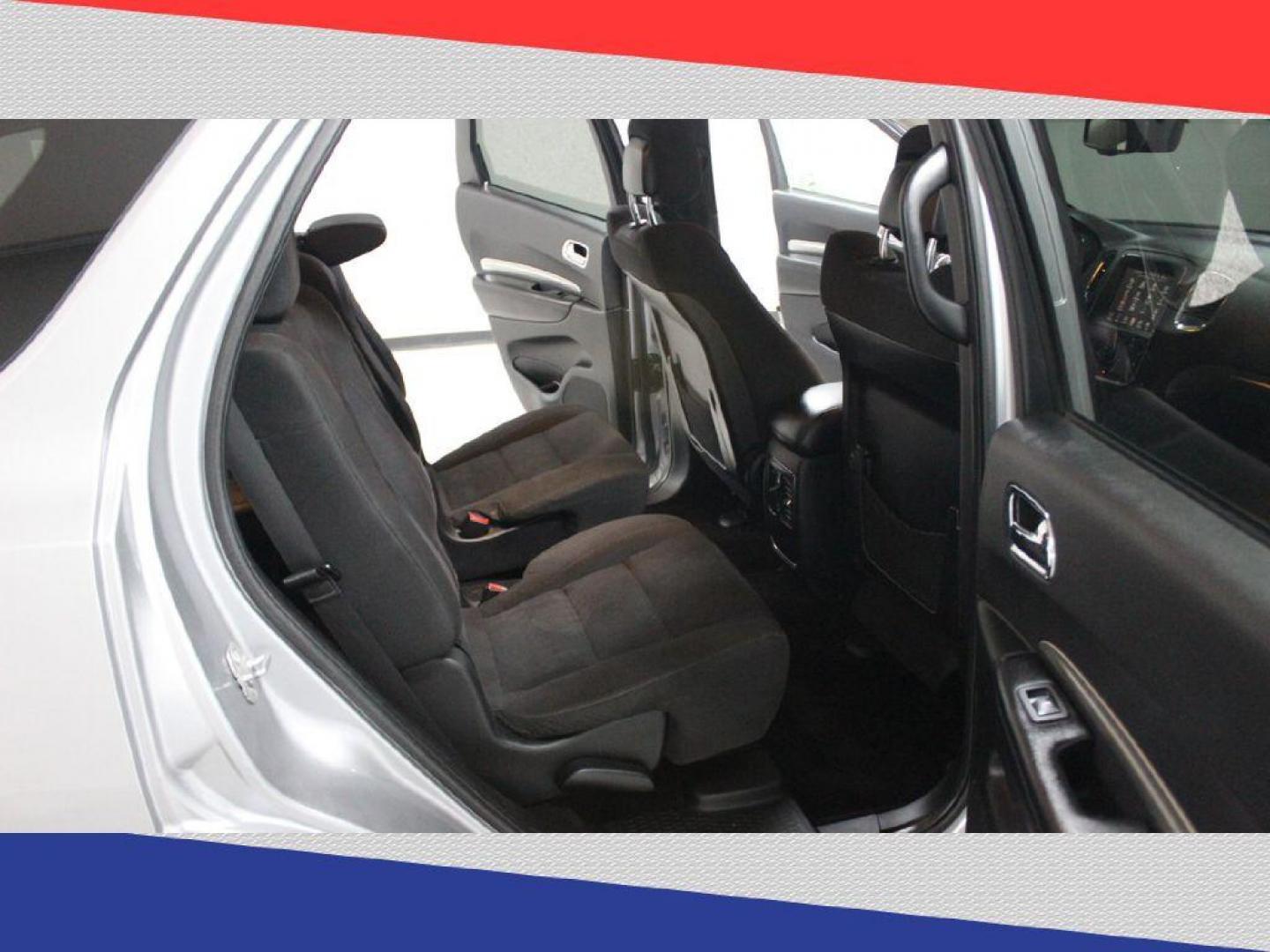 2014 Dodge Durango SXT RWD (1C4RDHAG0EC) with an 3.6L V6 DOHC 24V engine, 8-Speed Automatic transmission, located at 5170 N La Cholla Blvd, Tucson, AZ, 85705, (520) 989-0282, 32.228245, -111.011742 - 2014 Dodge Durango - Photo#29